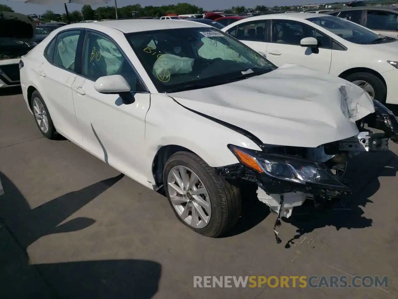 1 Photograph of a damaged car 4T1C11AK3MU585750 TOYOTA CAMRY 2021