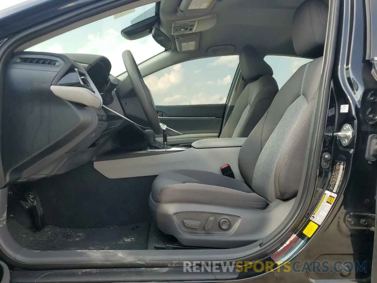 7 Photograph of a damaged car 4T1C11AK3MU593928 TOYOTA CAMRY 2021