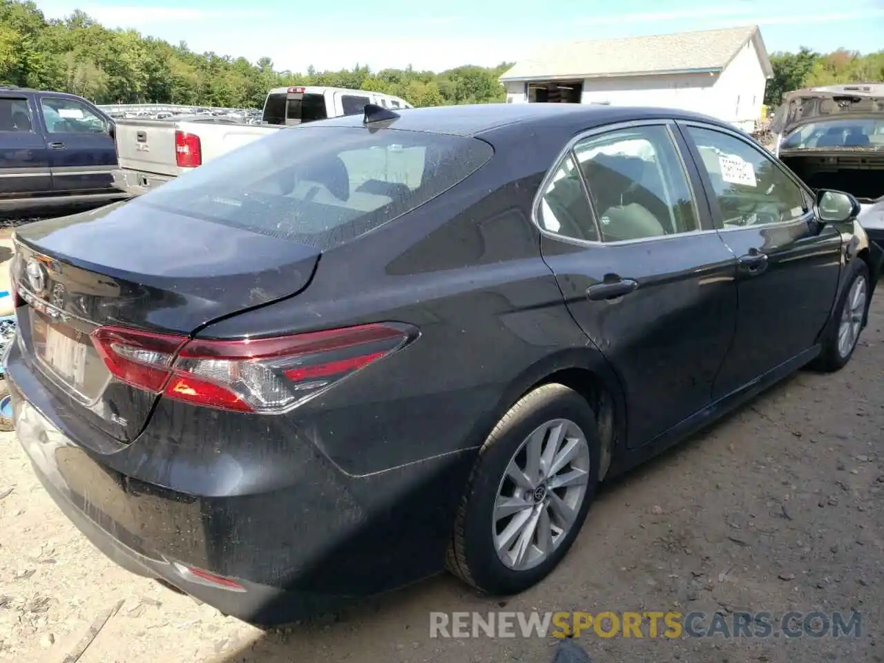 4 Photograph of a damaged car 4T1C11AK3MU604555 TOYOTA CAMRY 2021