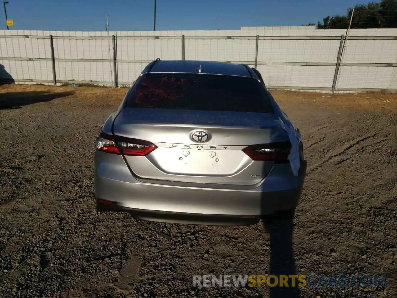 6 Photograph of a damaged car 4T1C11AK3MU609397 TOYOTA CAMRY 2021
