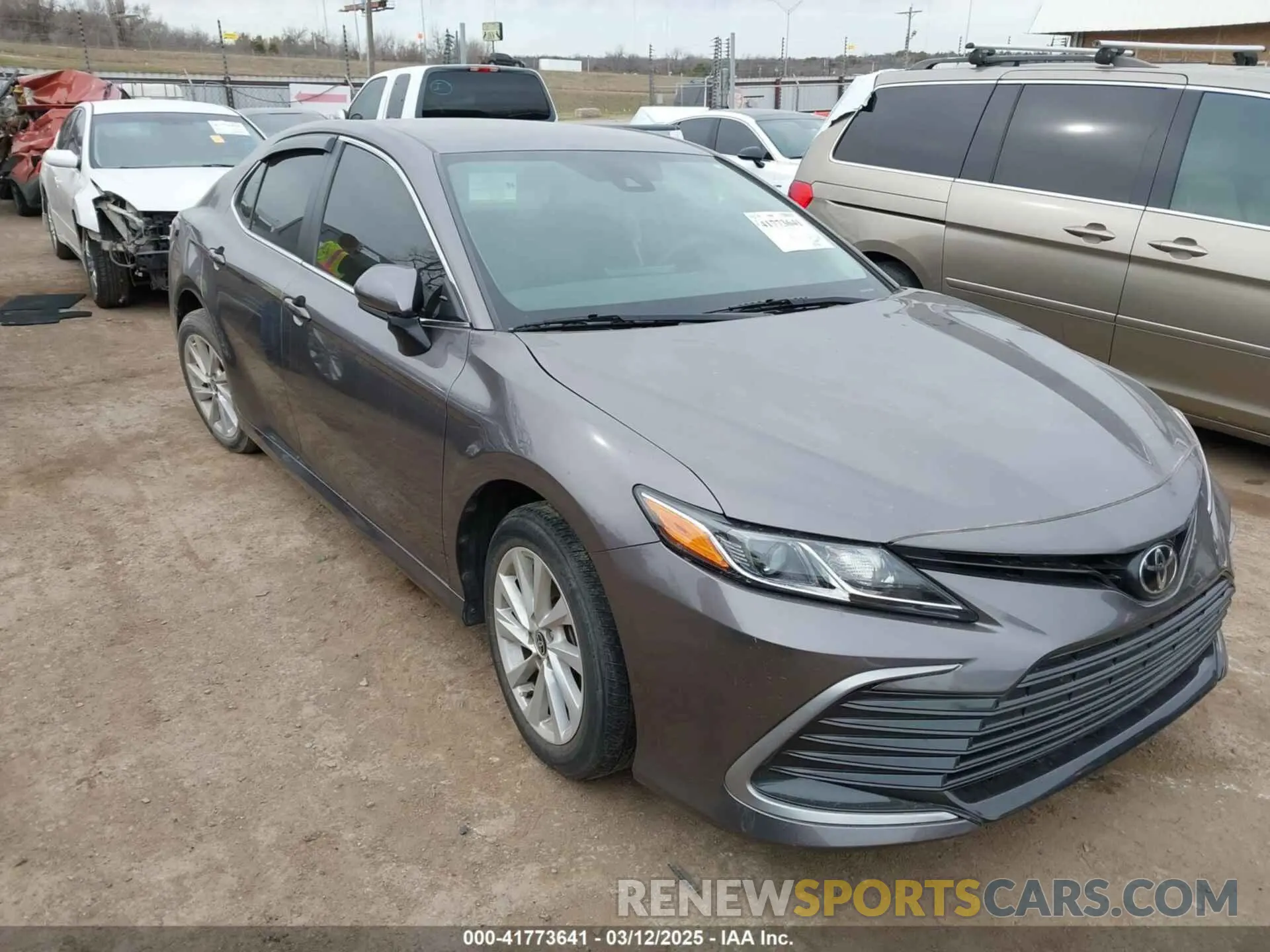 1 Photograph of a damaged car 4T1C11AK3MU614549 TOYOTA CAMRY 2021