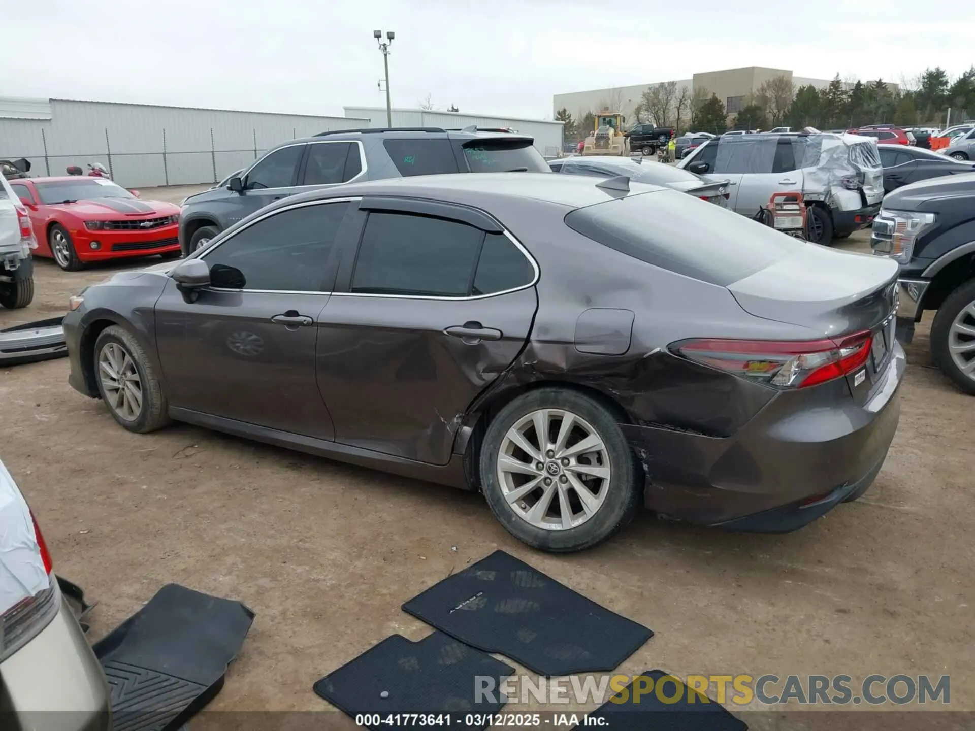 14 Photograph of a damaged car 4T1C11AK3MU614549 TOYOTA CAMRY 2021