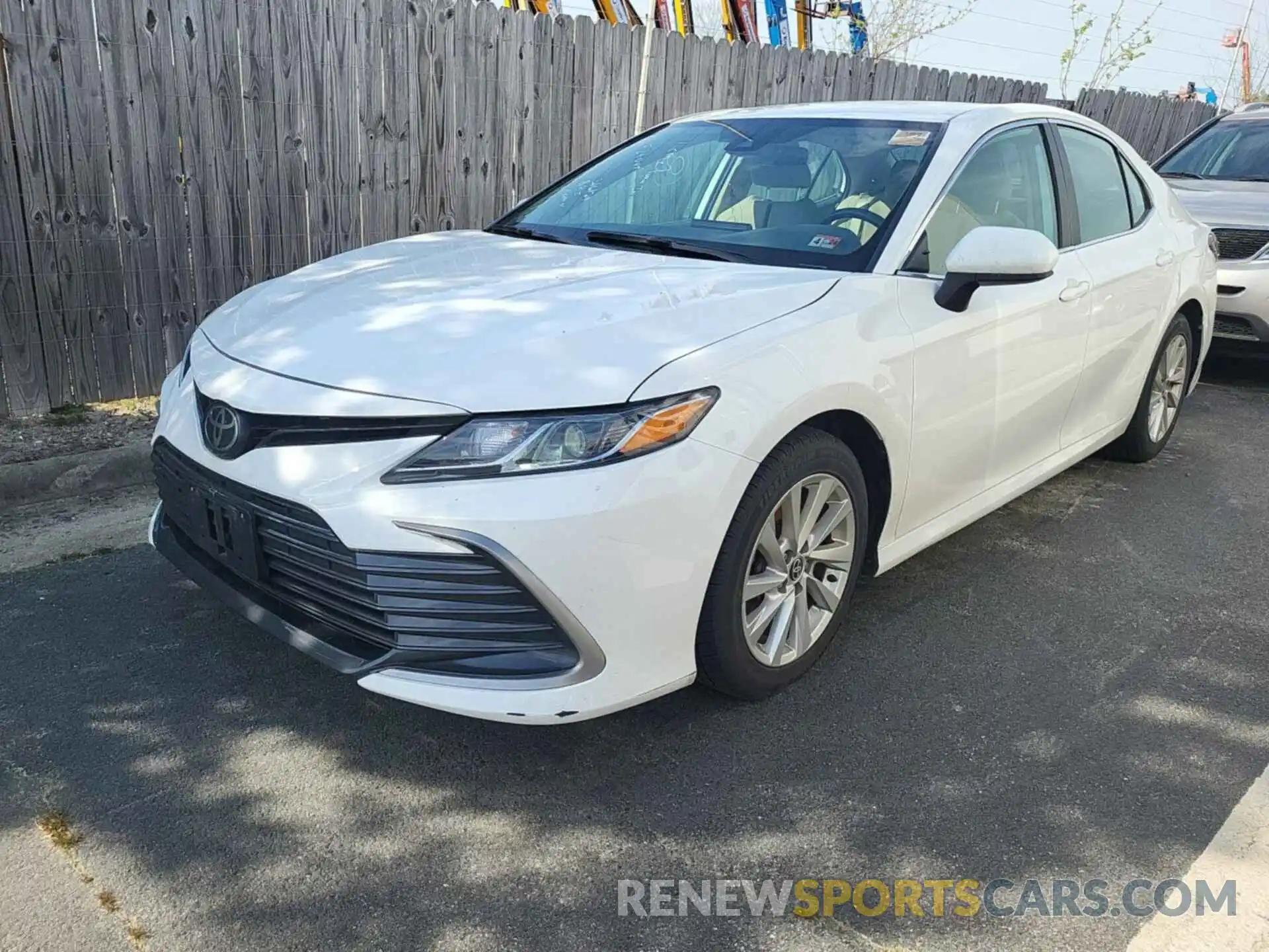 19 Photograph of a damaged car 4T1C11AK4MU433010 TOYOTA CAMRY 2021