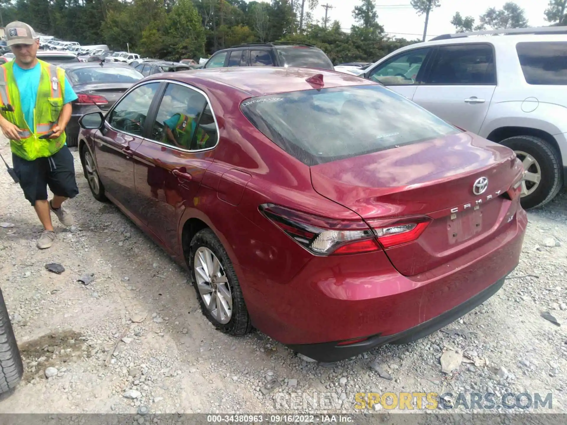 3 Photograph of a damaged car 4T1C11AK4MU440605 TOYOTA CAMRY 2021