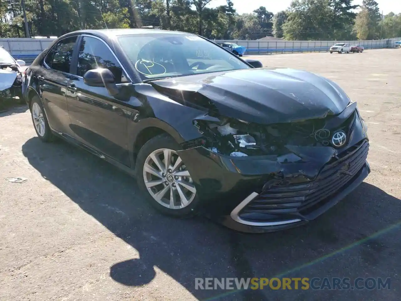 1 Photograph of a damaged car 4T1C11AK4MU442712 TOYOTA CAMRY 2021