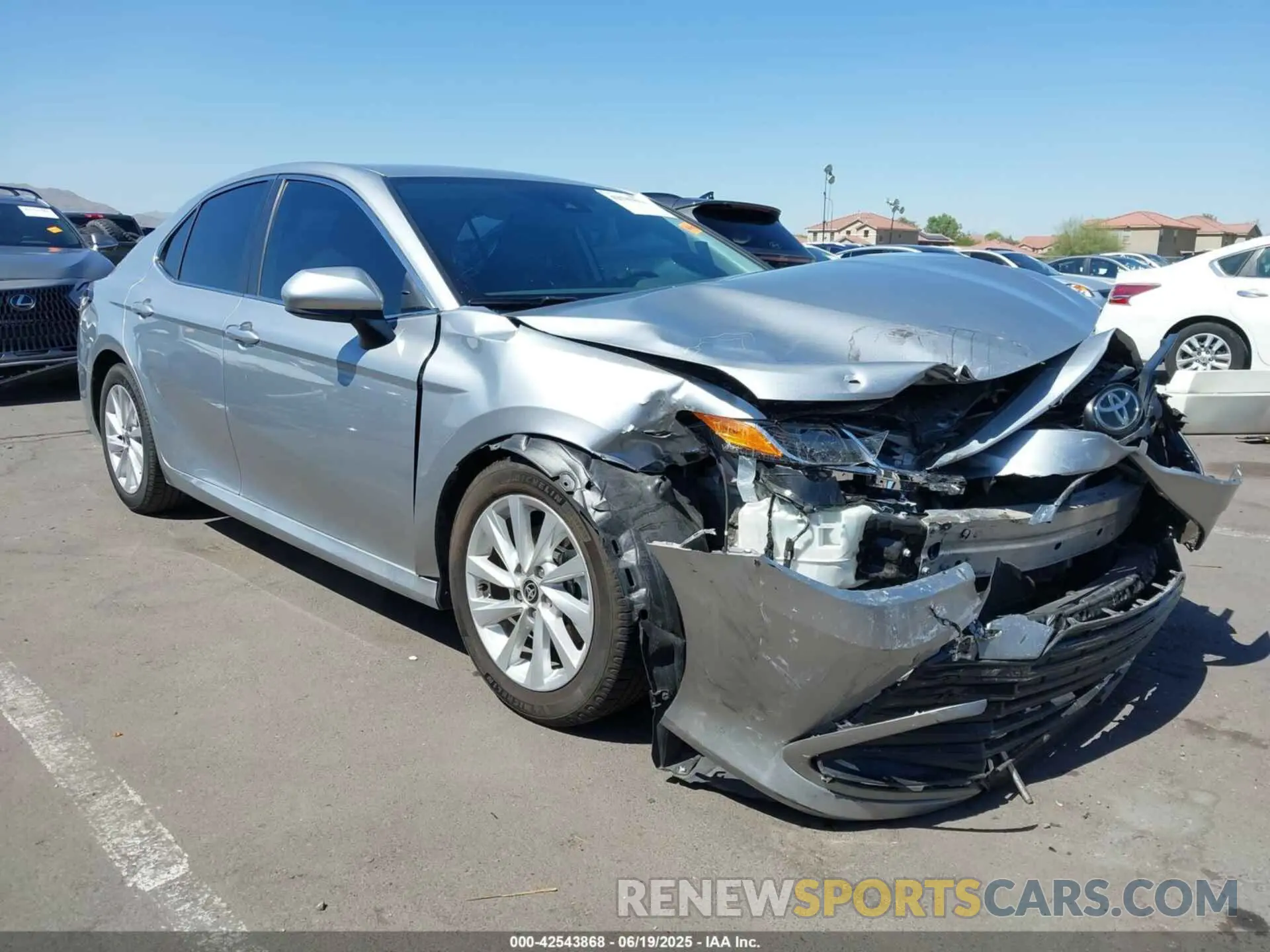 1 Photograph of a damaged car 4T1C11AK4MU450020 TOYOTA CAMRY 2021