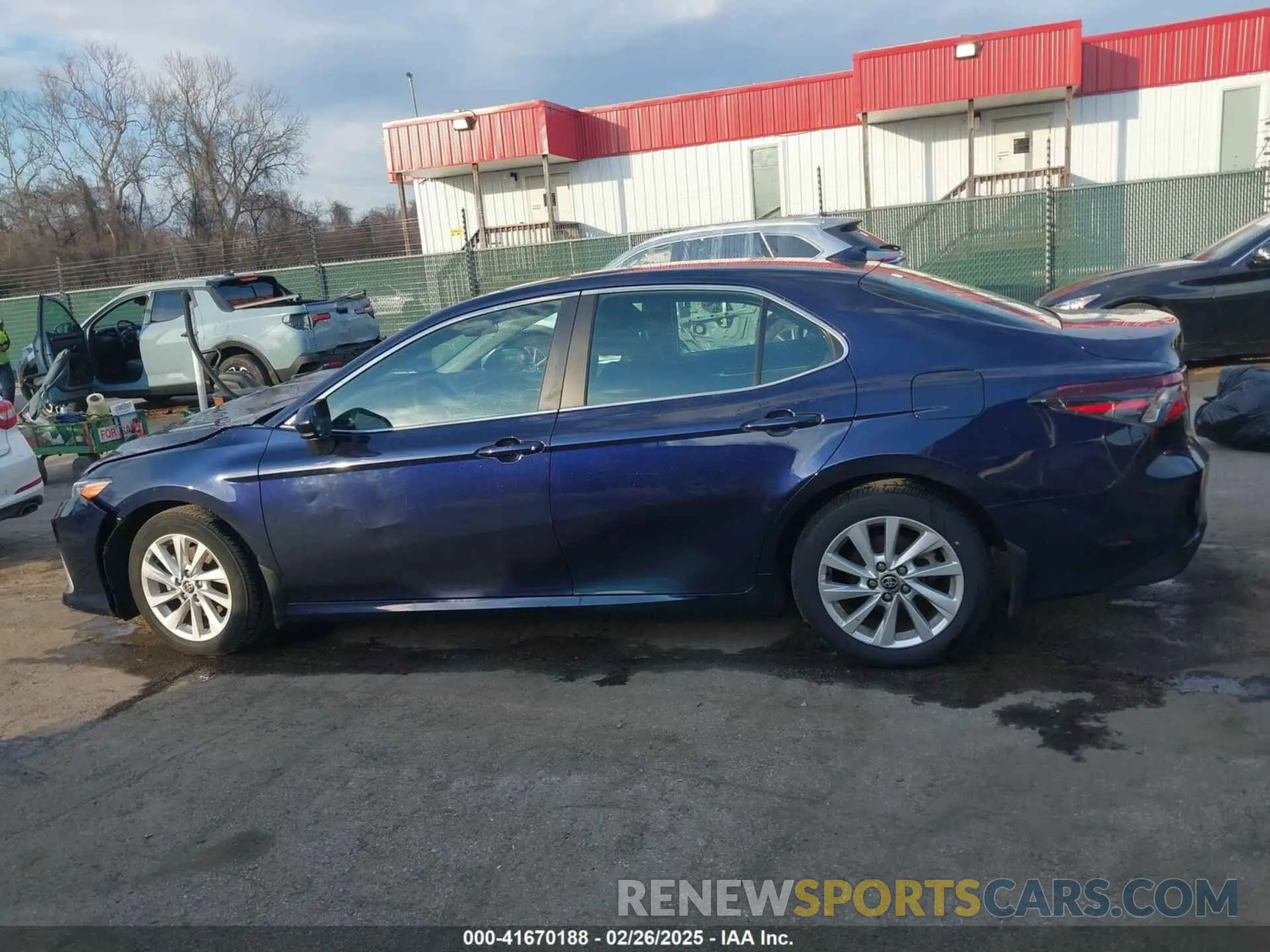 14 Photograph of a damaged car 4T1C11AK4MU461468 TOYOTA CAMRY 2021