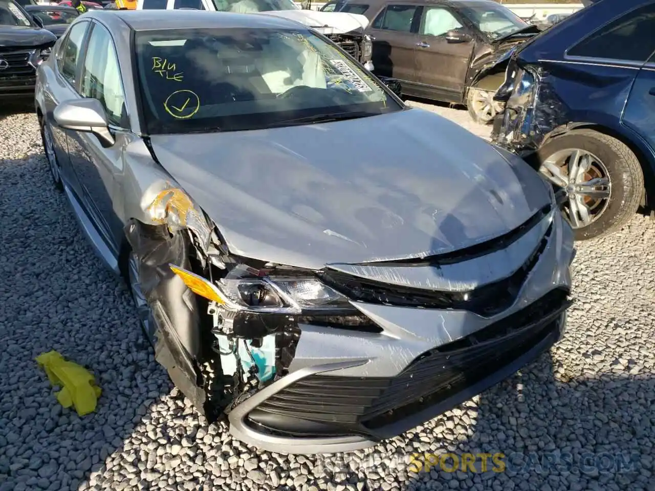 1 Photograph of a damaged car 4T1C11AK4MU475564 TOYOTA CAMRY 2021