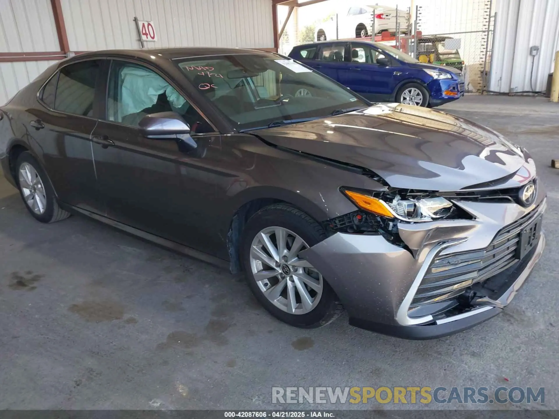 1 Photograph of a damaged car 4T1C11AK4MU532605 TOYOTA CAMRY 2021