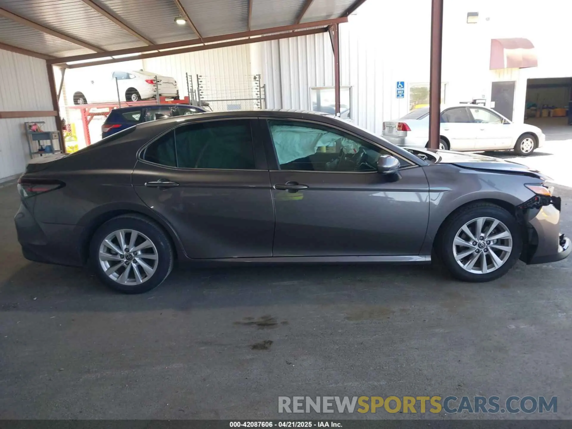 13 Photograph of a damaged car 4T1C11AK4MU532605 TOYOTA CAMRY 2021