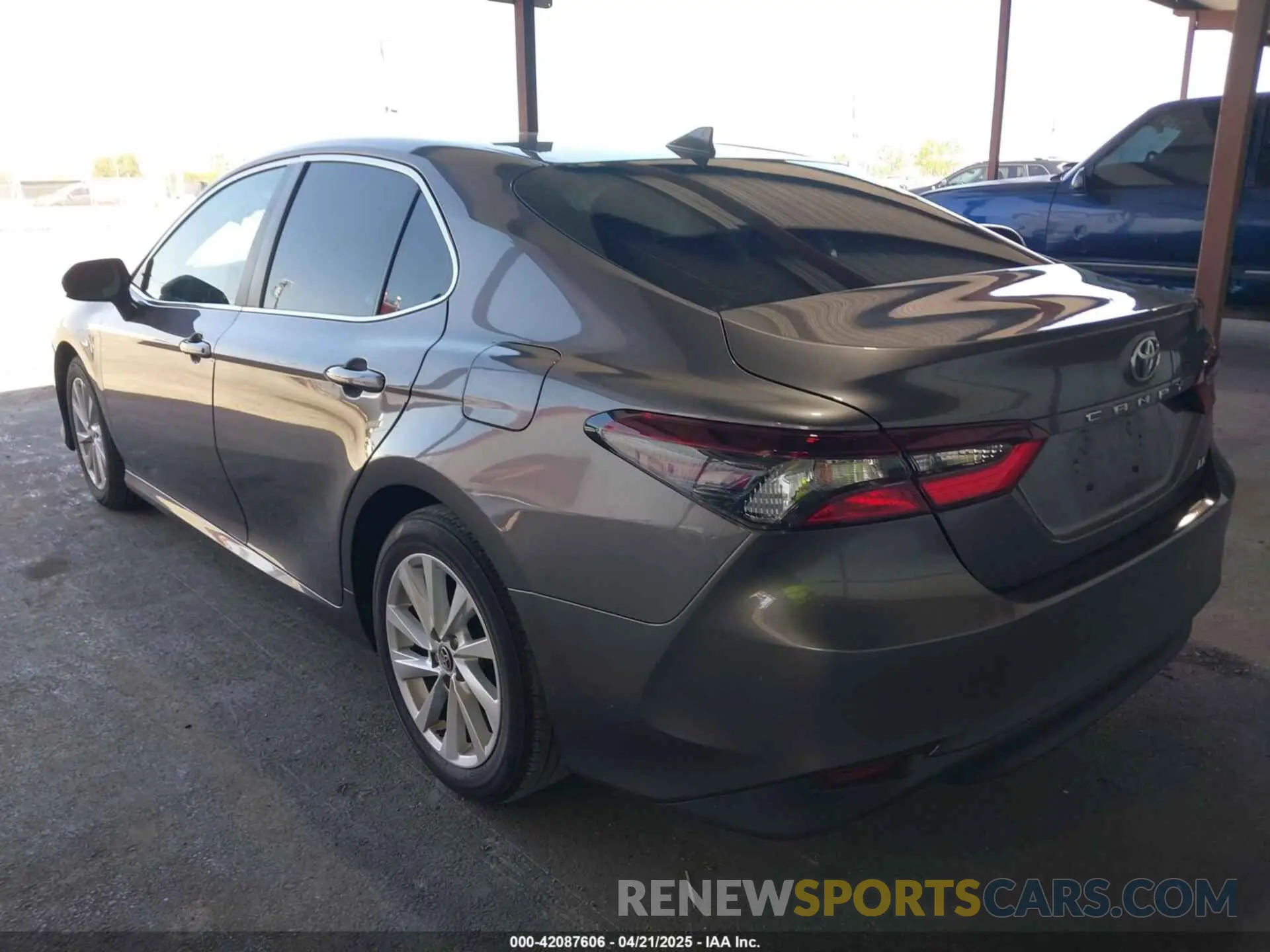 3 Photograph of a damaged car 4T1C11AK4MU532605 TOYOTA CAMRY 2021