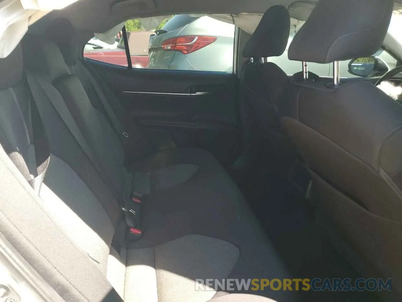 10 Photograph of a damaged car 4T1C11AK4MU581755 TOYOTA CAMRY 2021