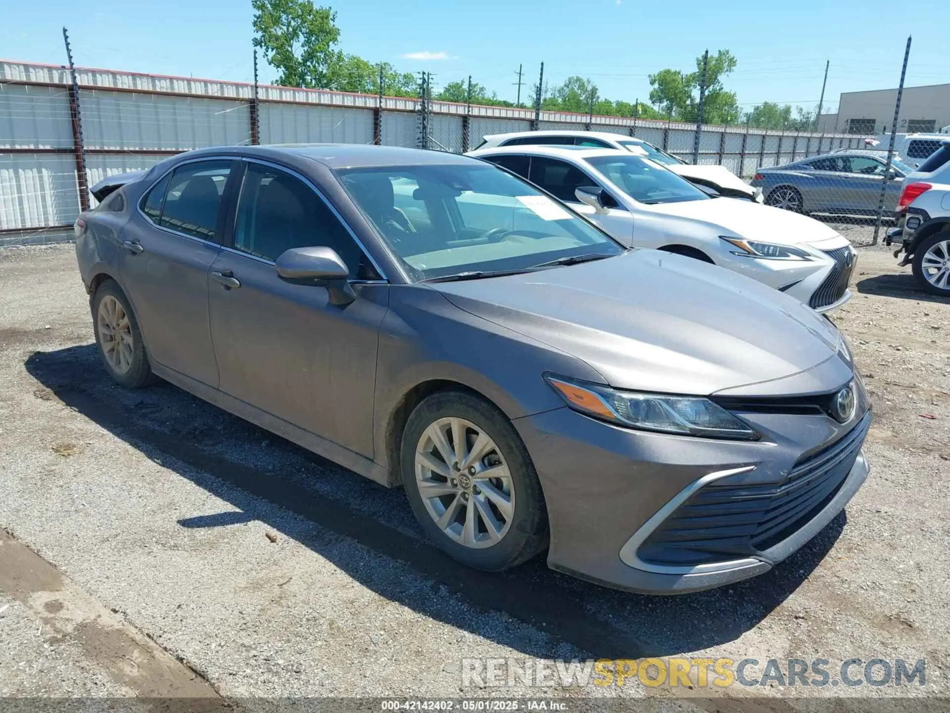 1 Photograph of a damaged car 4T1C11AK4MU583165 TOYOTA CAMRY 2021