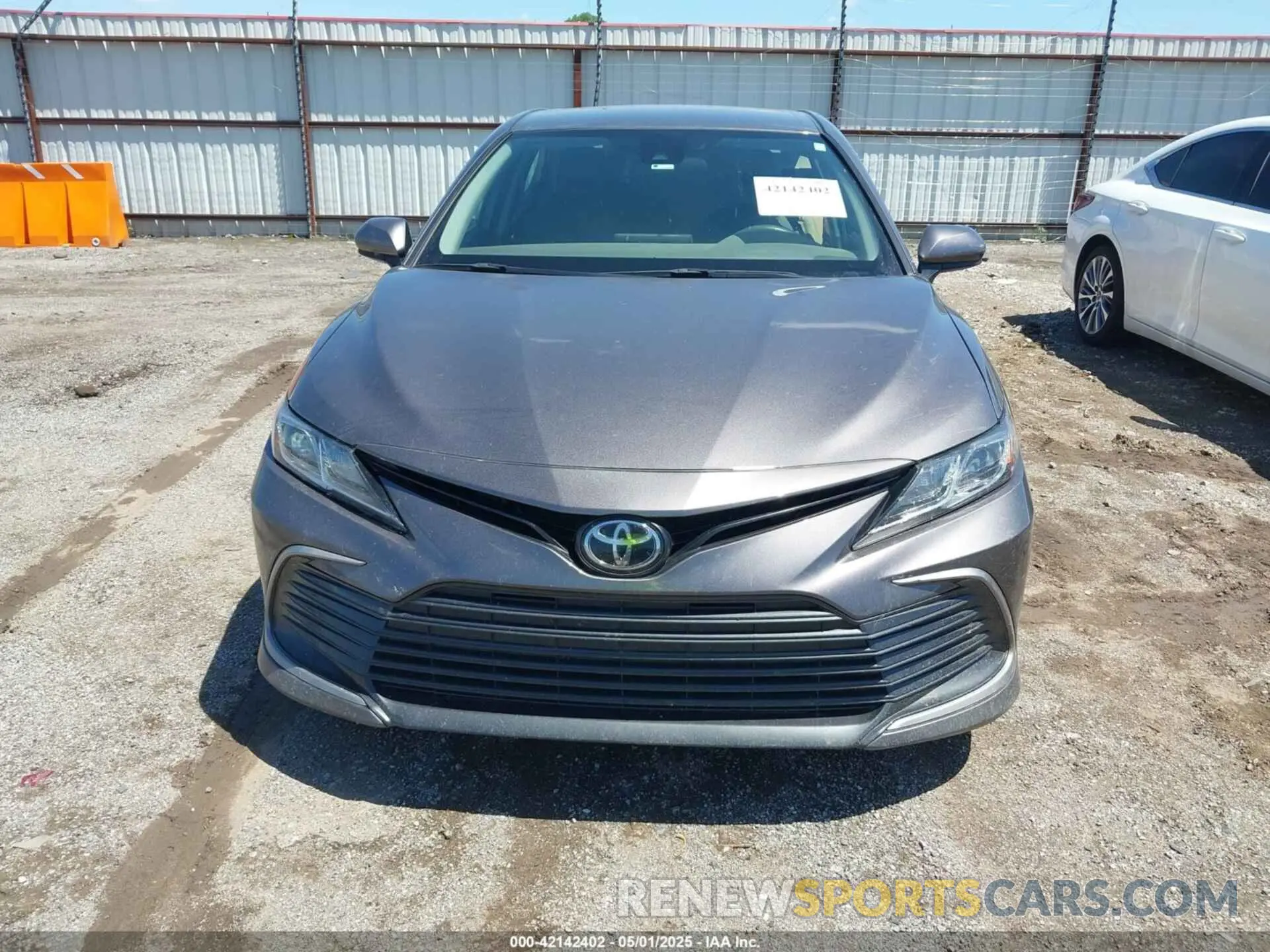 12 Photograph of a damaged car 4T1C11AK4MU583165 TOYOTA CAMRY 2021