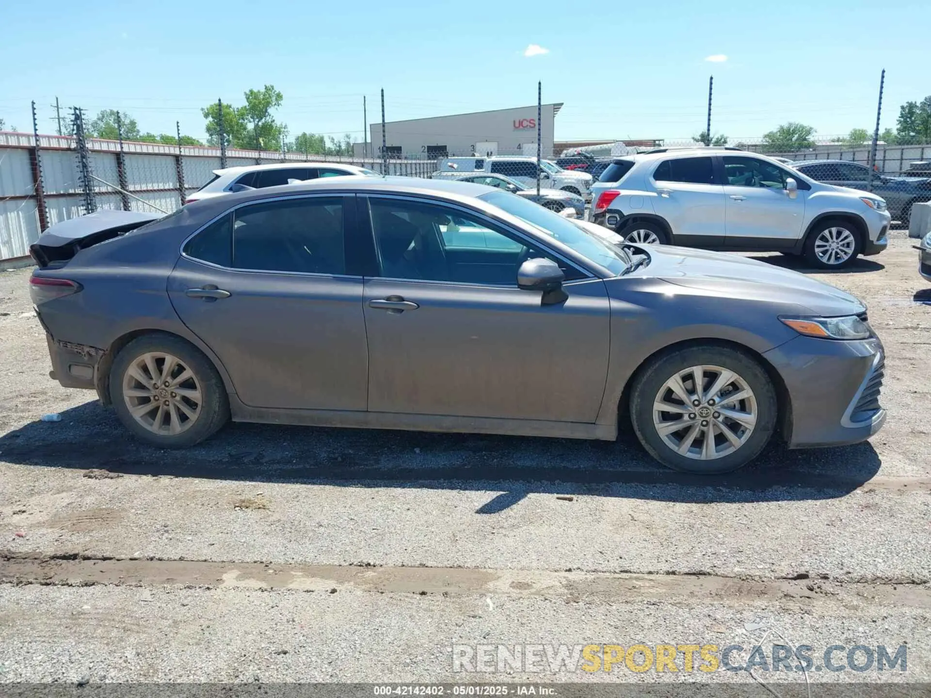 13 Photograph of a damaged car 4T1C11AK4MU583165 TOYOTA CAMRY 2021
