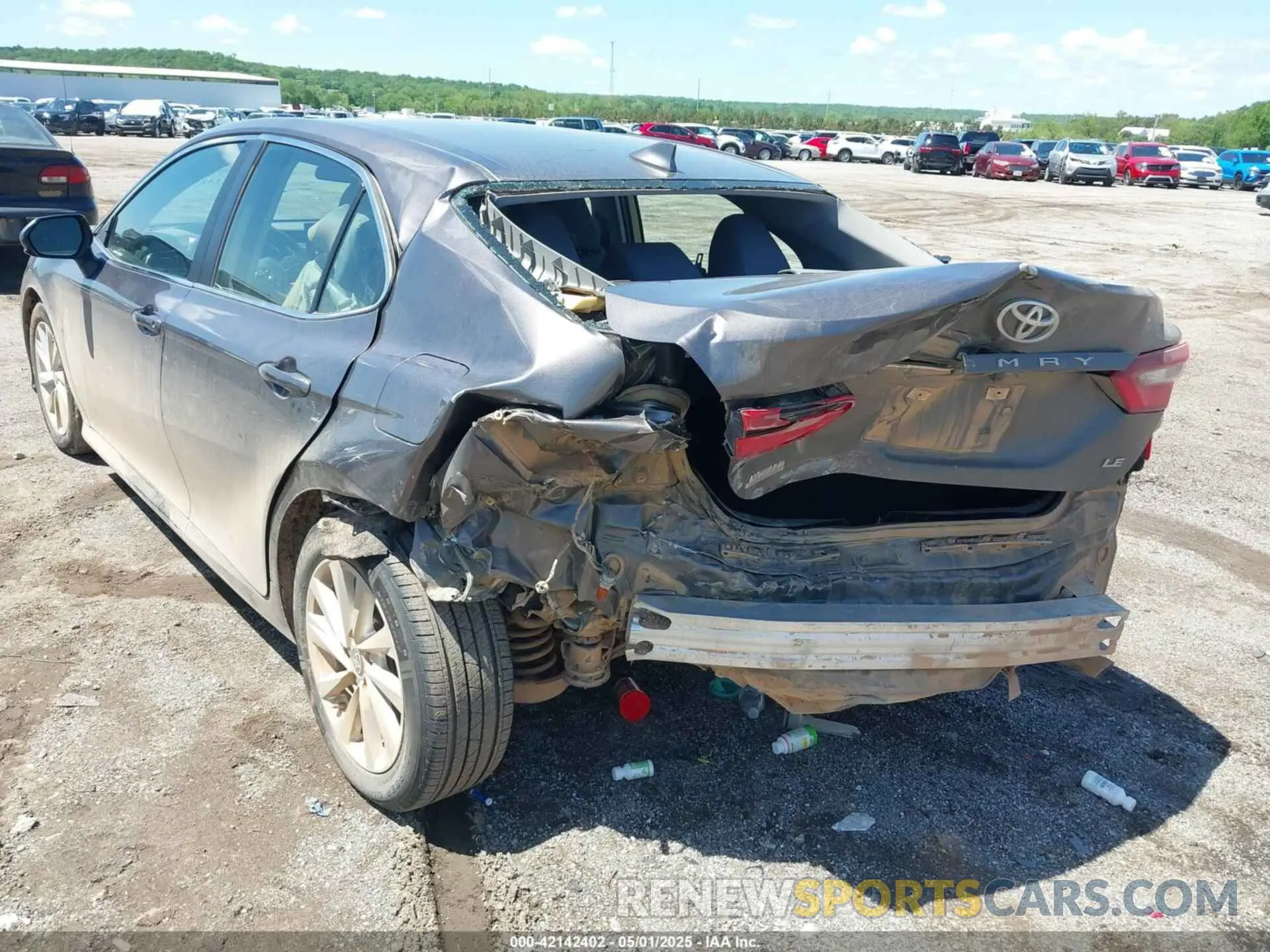 6 Photograph of a damaged car 4T1C11AK4MU583165 TOYOTA CAMRY 2021