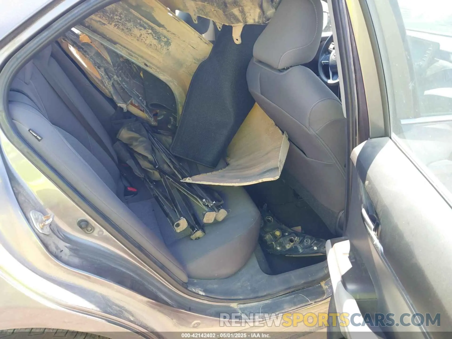 8 Photograph of a damaged car 4T1C11AK4MU583165 TOYOTA CAMRY 2021
