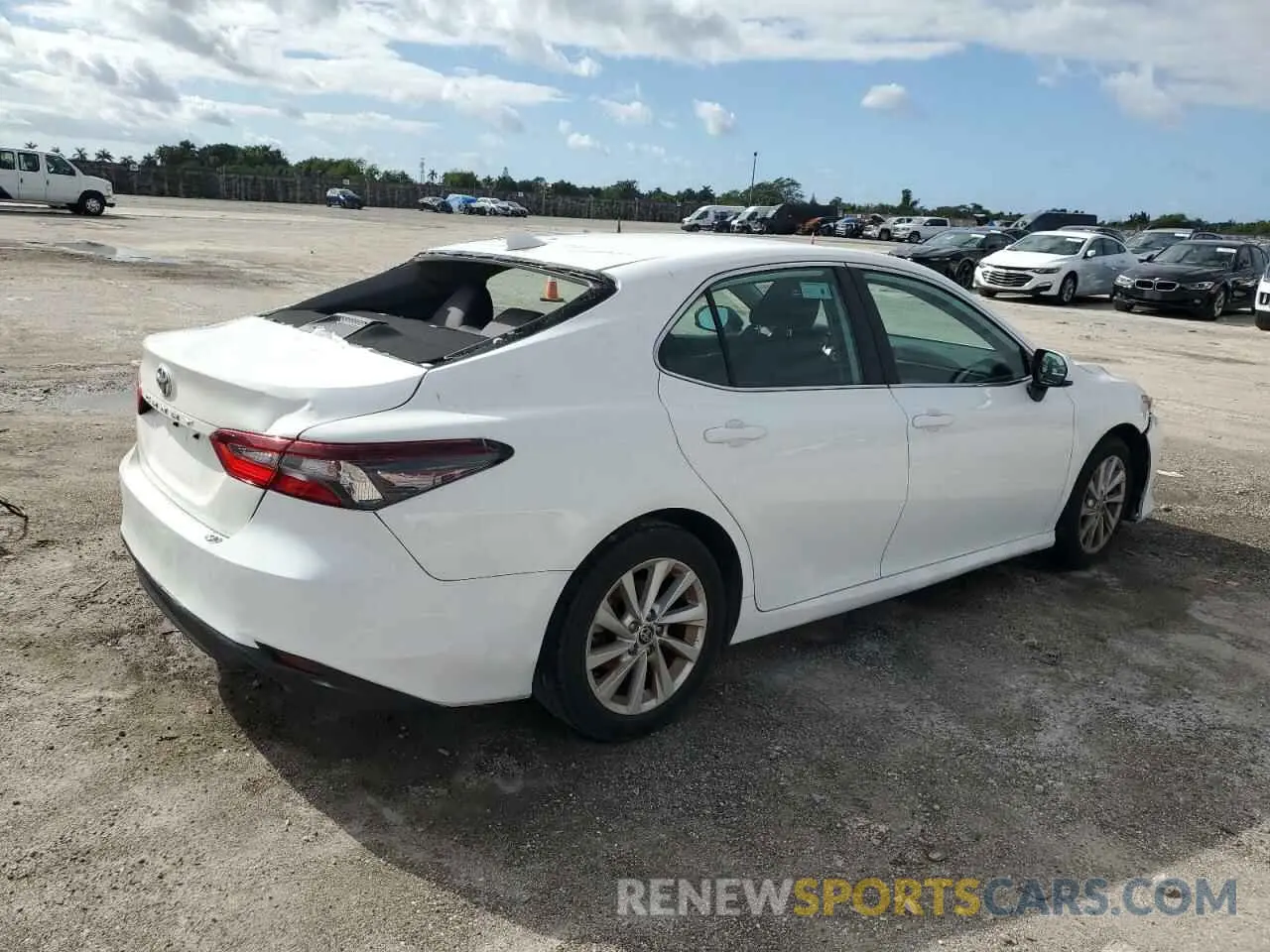 3 Photograph of a damaged car 4T1C11AK4MU584428 TOYOTA CAMRY 2021