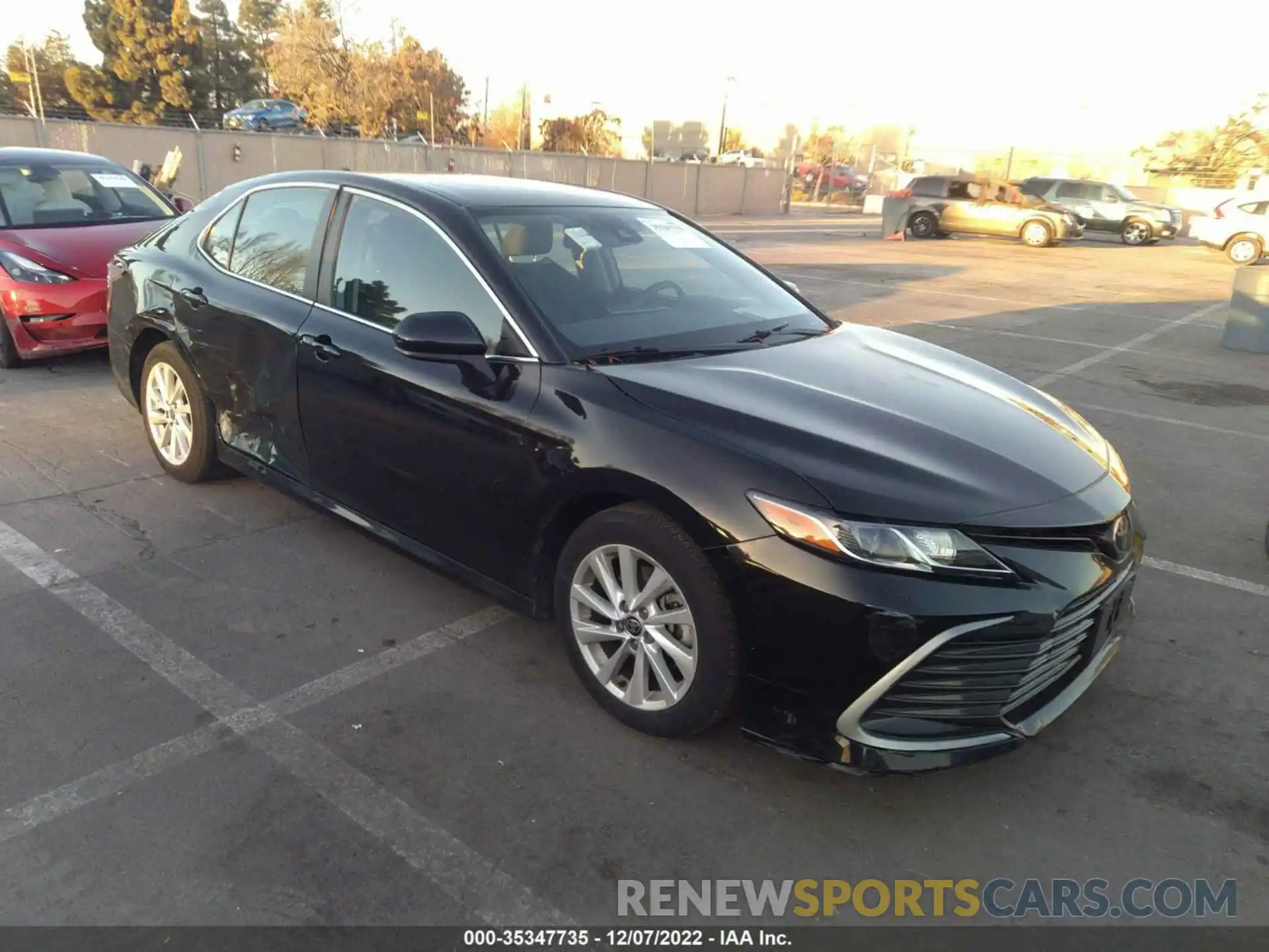 1 Photograph of a damaged car 4T1C11AK4MU585630 TOYOTA CAMRY 2021