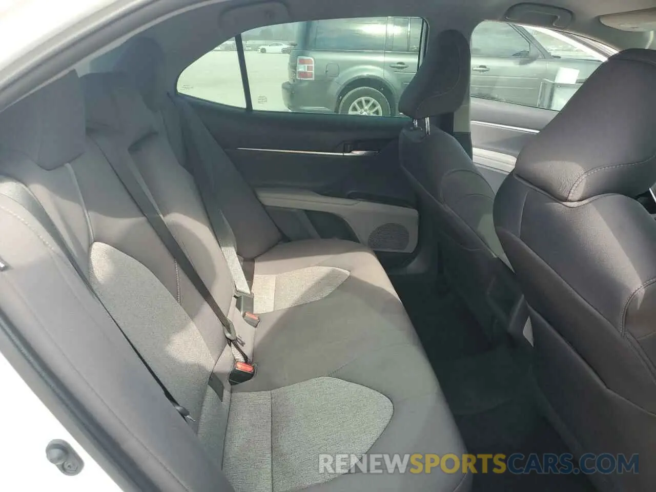 10 Photograph of a damaged car 4T1C11AK4MU598300 TOYOTA CAMRY 2021