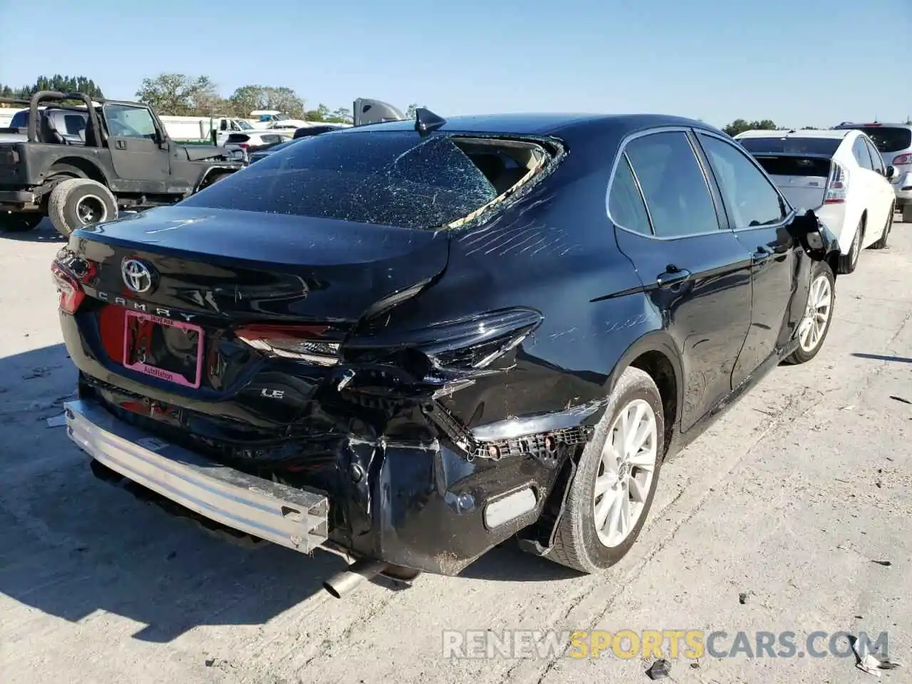 4 Photograph of a damaged car 4T1C11AK4MU612518 TOYOTA CAMRY 2021