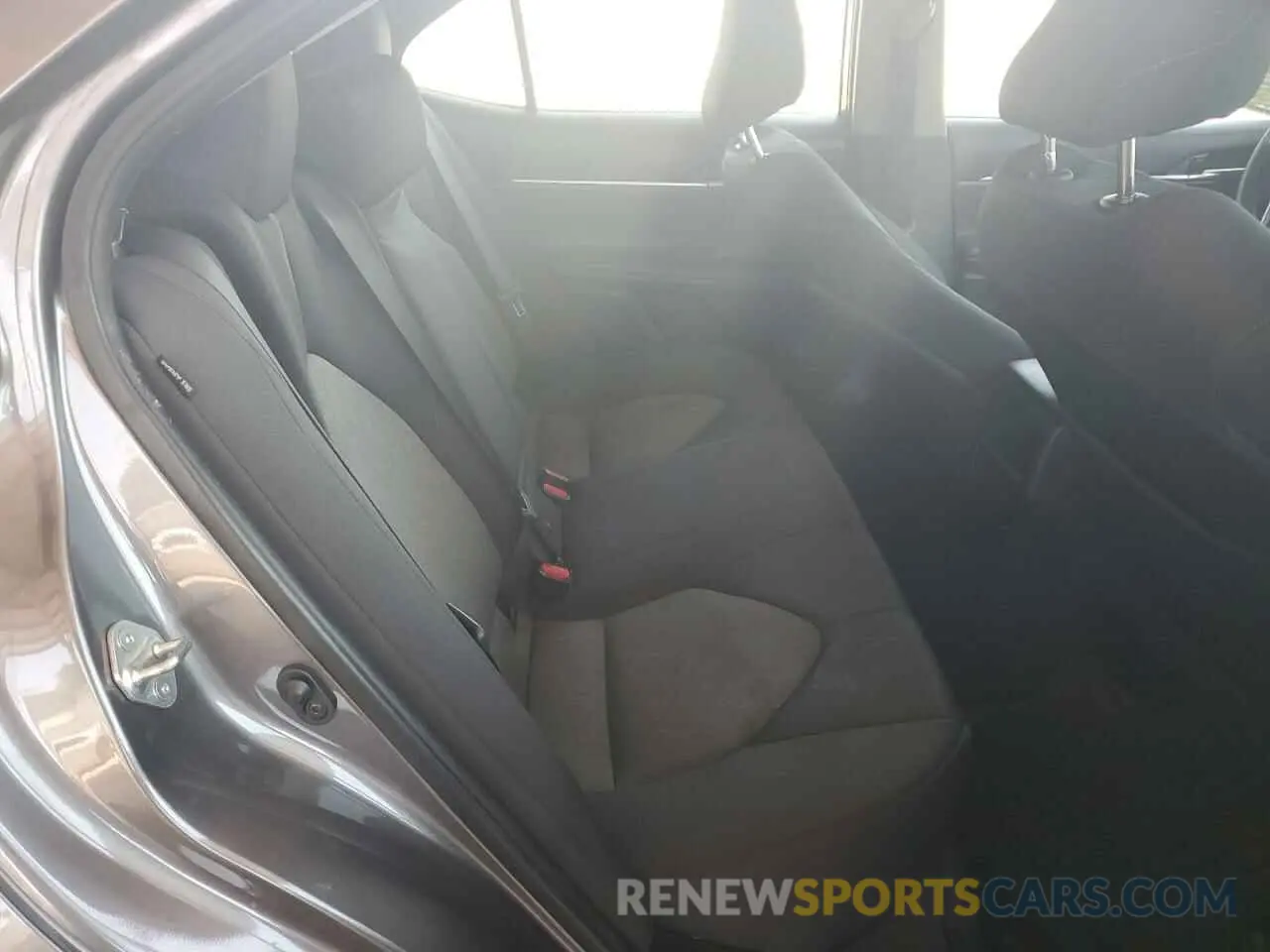 10 Photograph of a damaged car 4T1C11AK4MU614074 TOYOTA CAMRY 2021
