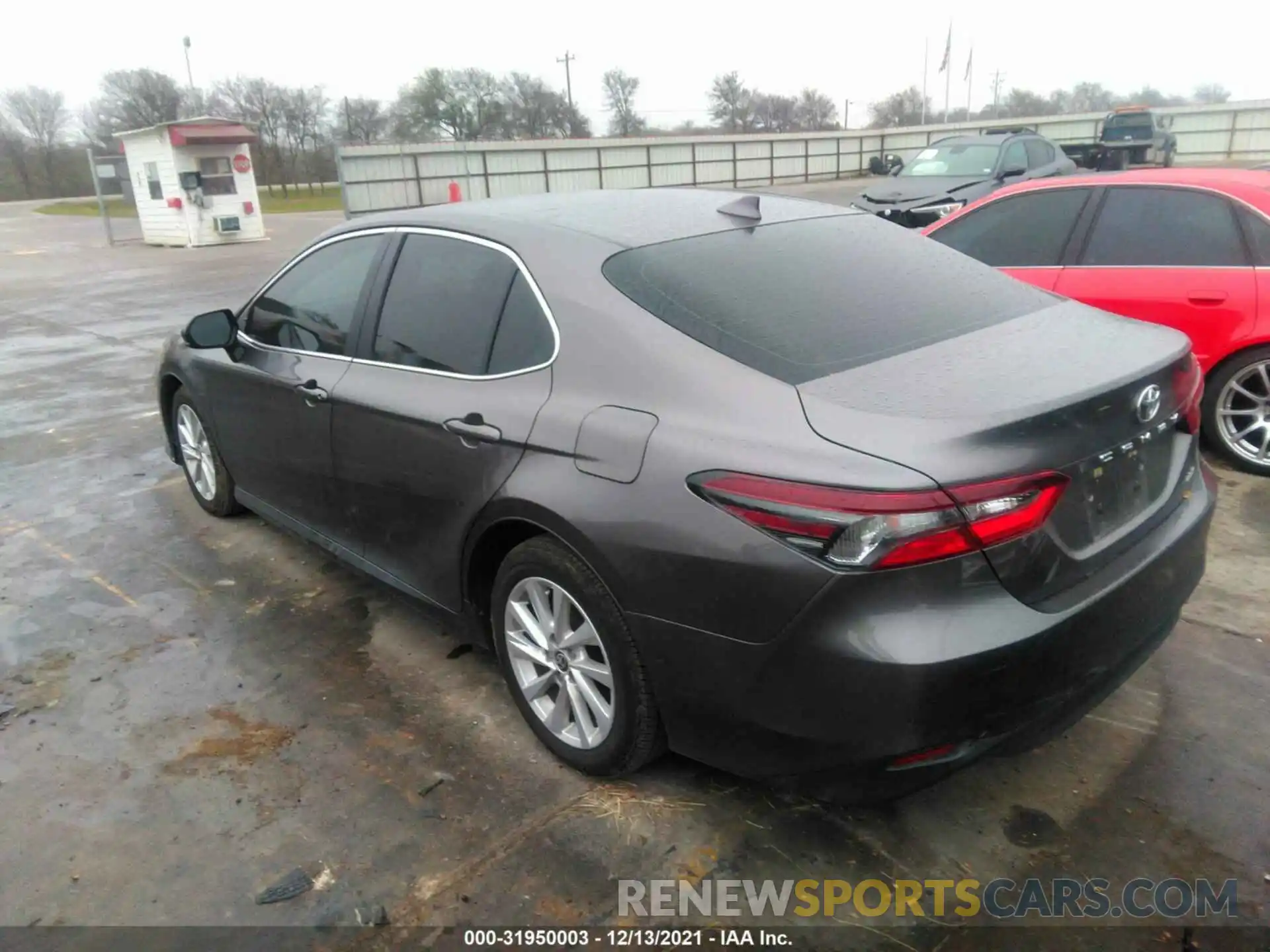 3 Photograph of a damaged car 4T1C11AK5MU439138 TOYOTA CAMRY 2021