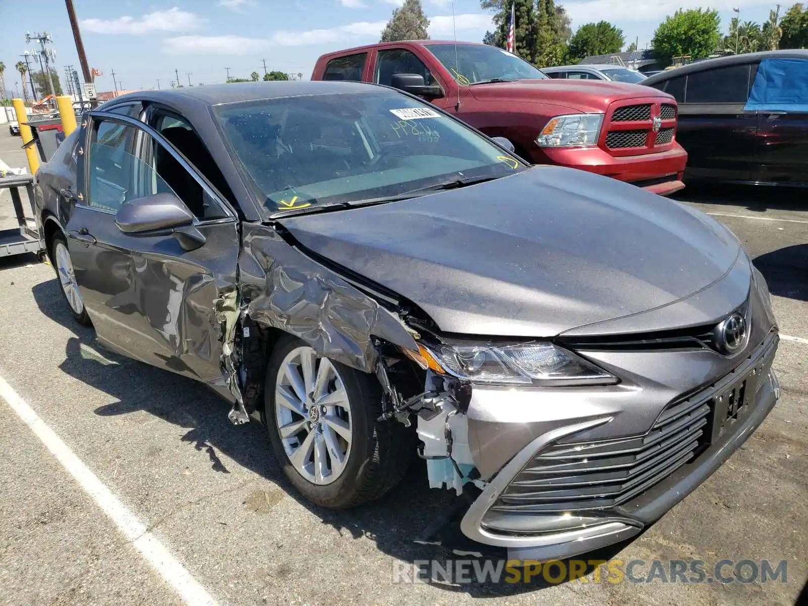 1 Photograph of a damaged car 4T1C11AK5MU529910 TOYOTA CAMRY 2021