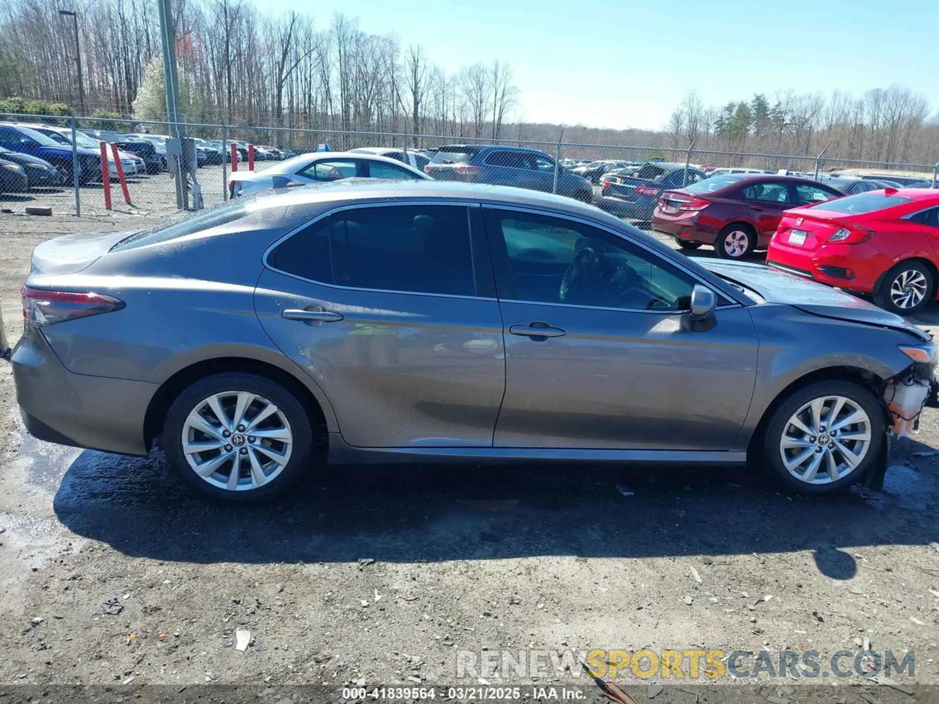 14 Photograph of a damaged car 4T1C11AK5MU563426 TOYOTA CAMRY 2021
