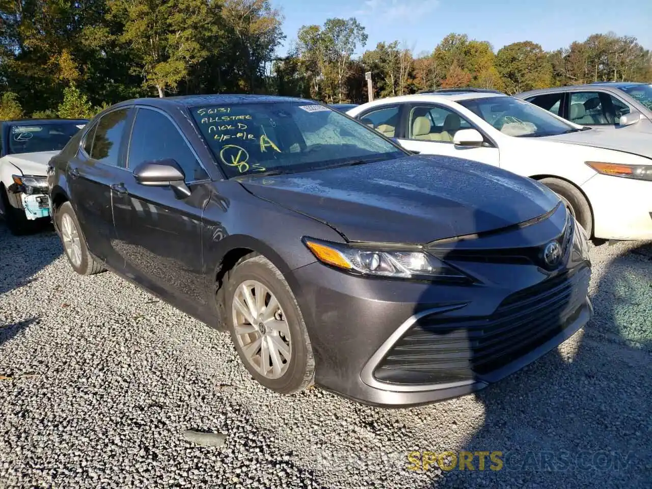 1 Photograph of a damaged car 4T1C11AK5MU565905 TOYOTA CAMRY 2021