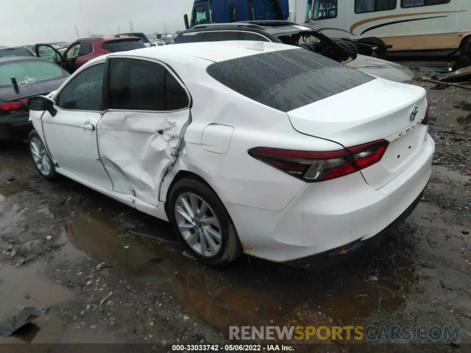 3 Photograph of a damaged car 4T1C11AK5MU582137 TOYOTA CAMRY 2021