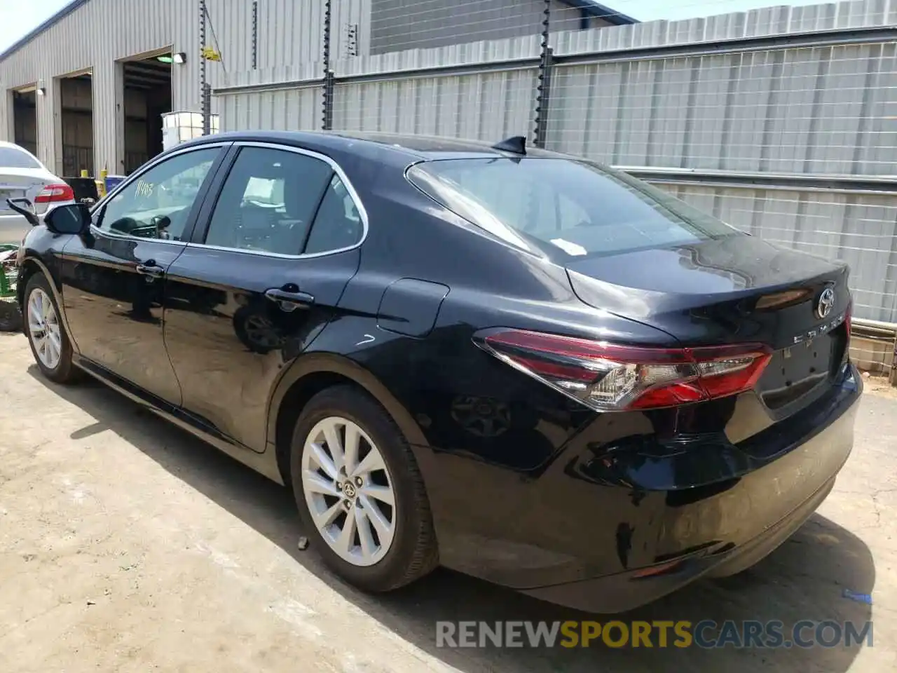 3 Photograph of a damaged car 4T1C11AK5MU602015 TOYOTA CAMRY 2021