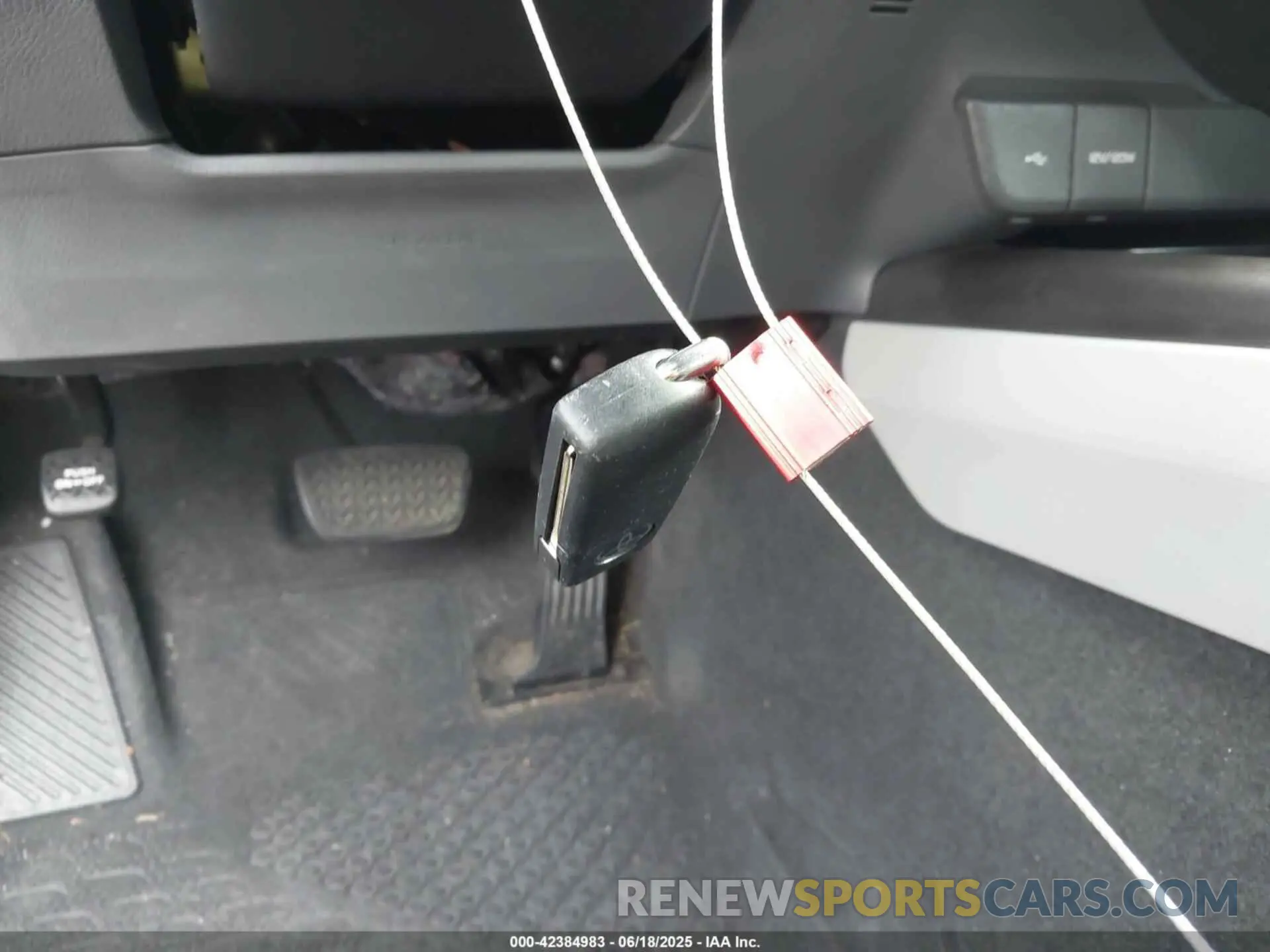 11 Photograph of a damaged car 4T1C11AK6MU420419 TOYOTA CAMRY 2021