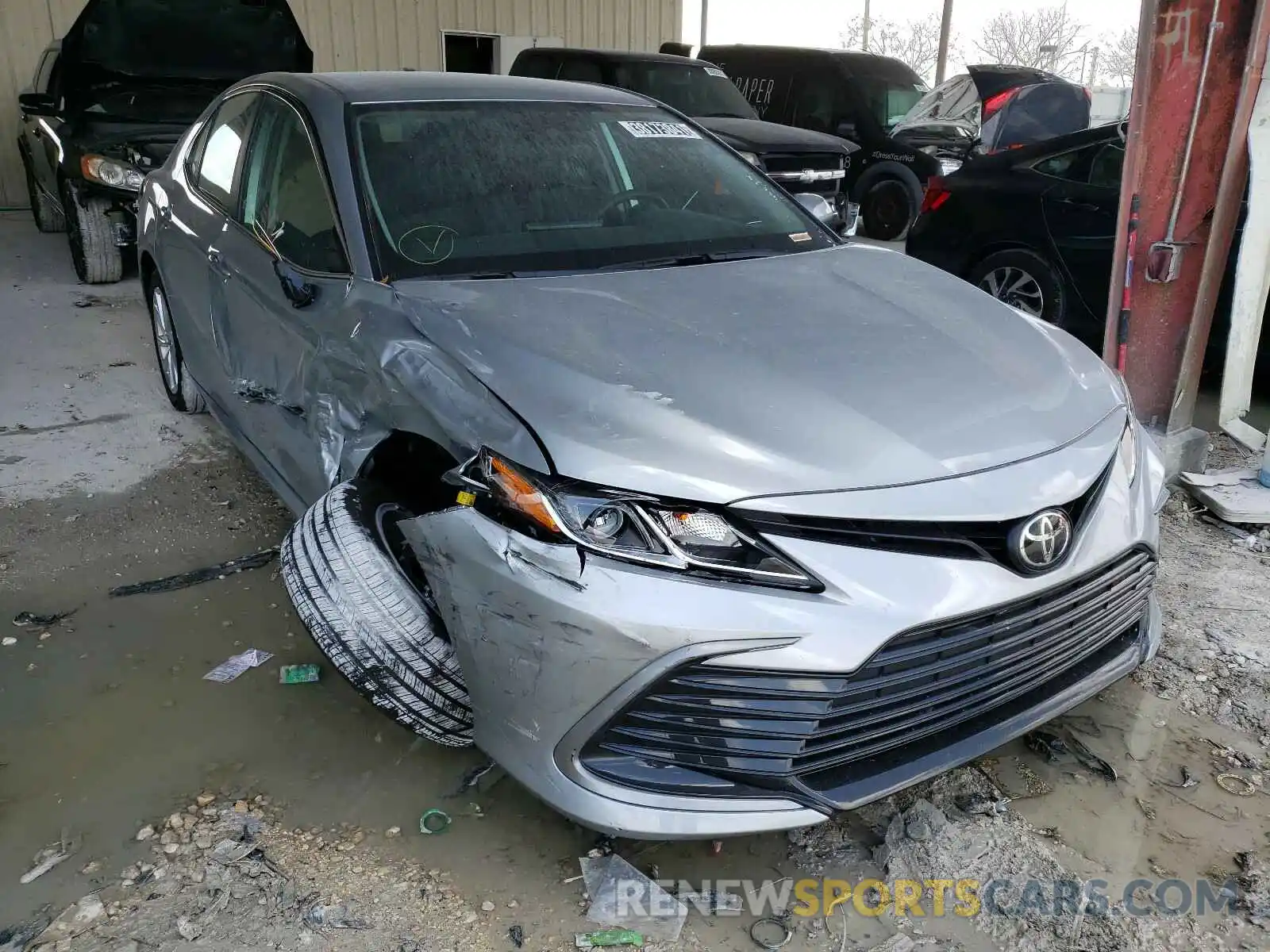 1 Photograph of a damaged car 4T1C11AK6MU429704 TOYOTA CAMRY 2021