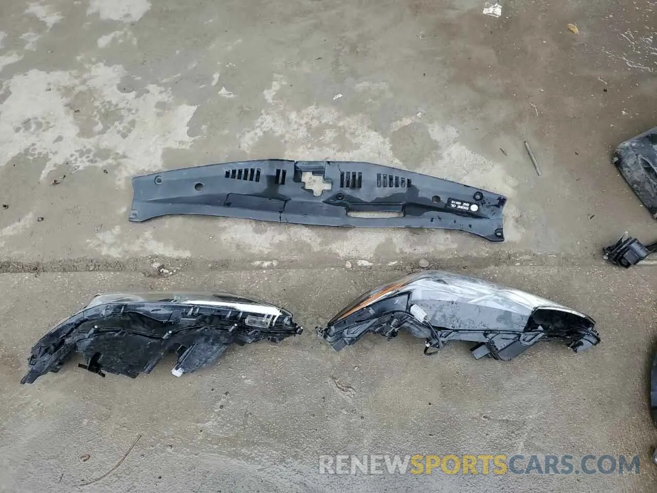 12 Photograph of a damaged car 4T1C11AK6MU476702 TOYOTA CAMRY 2021