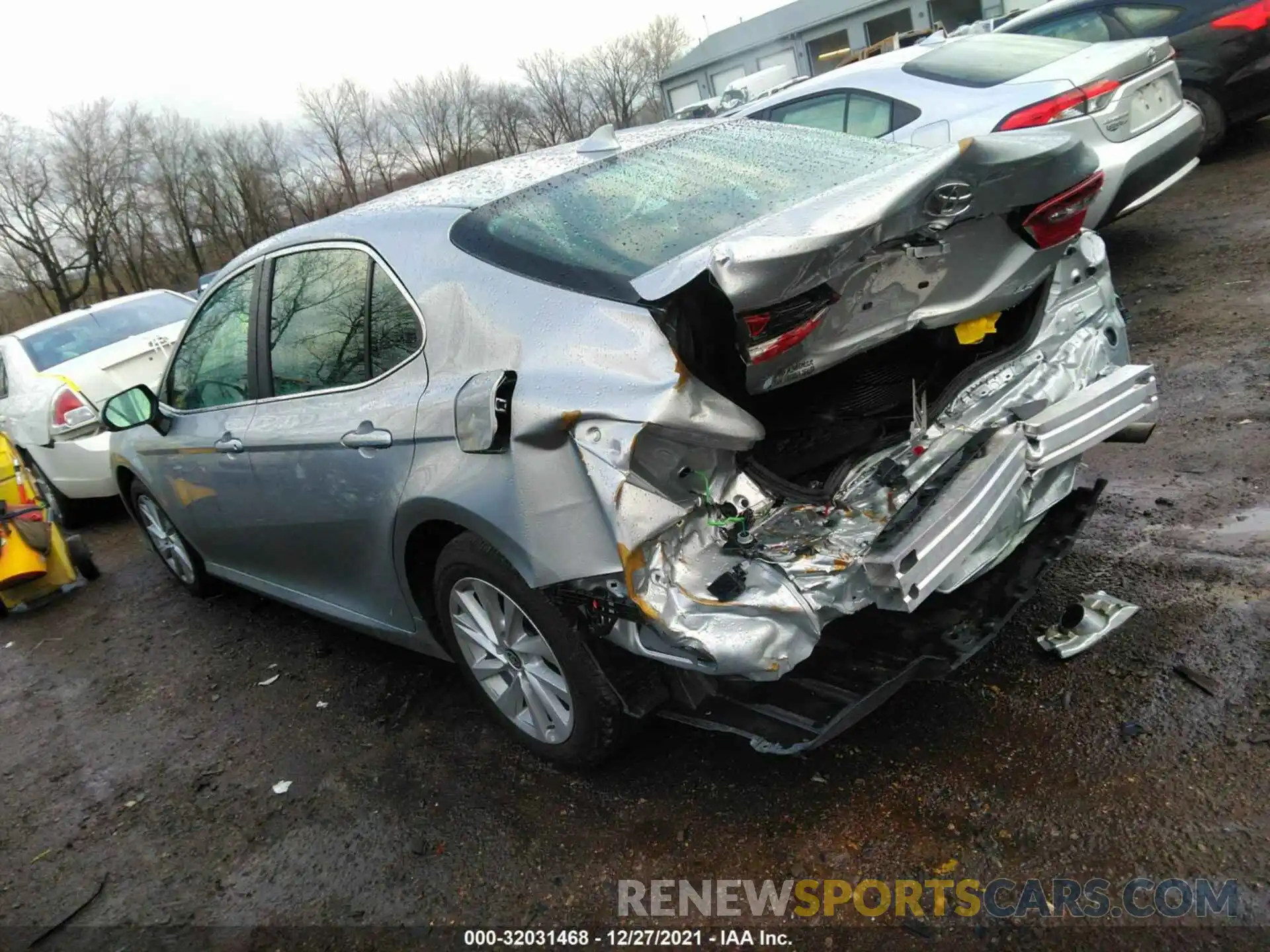 3 Photograph of a damaged car 4T1C11AK6MU492592 TOYOTA CAMRY 2021