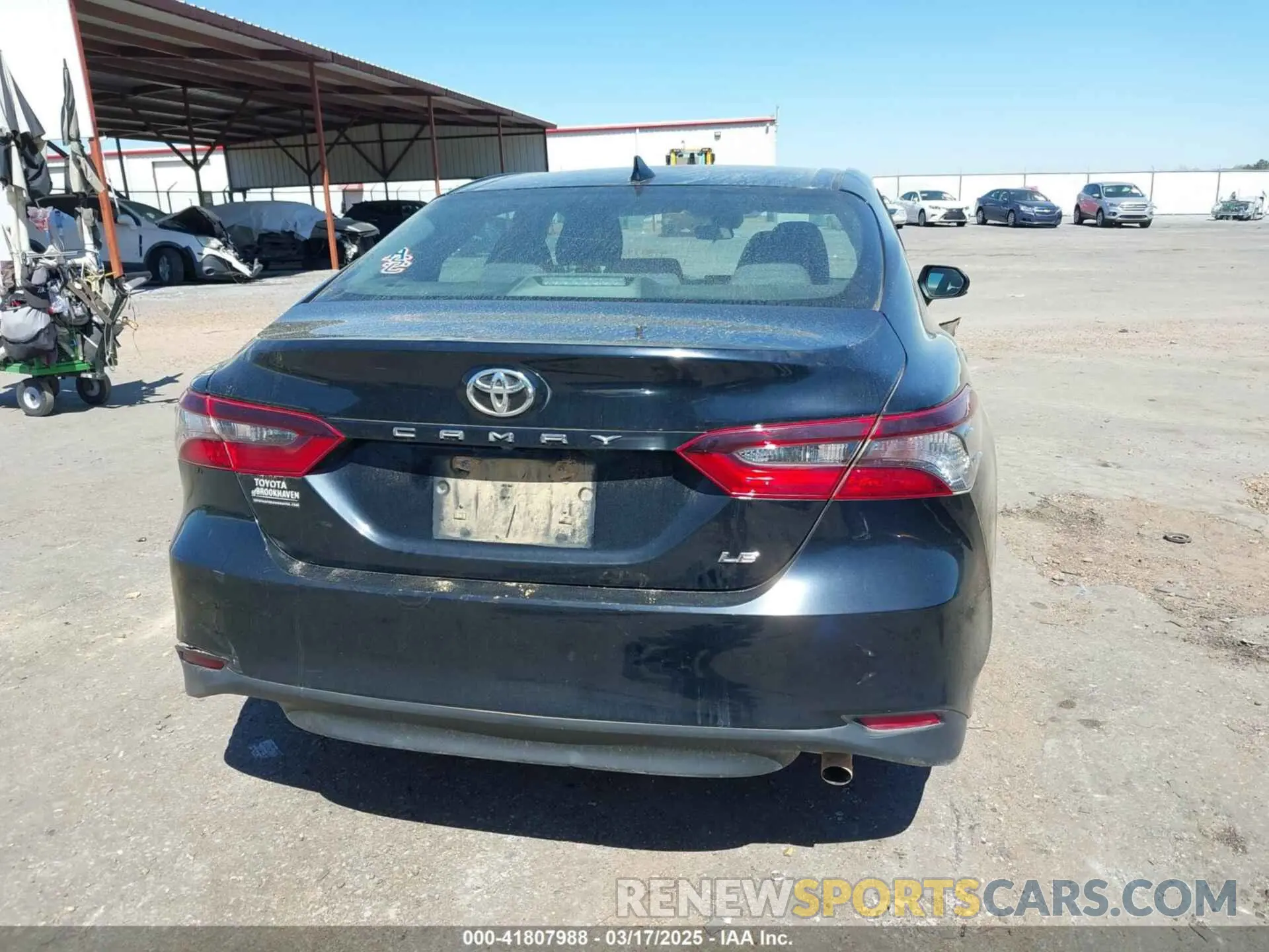 17 Photograph of a damaged car 4T1C11AK6MU514364 TOYOTA CAMRY 2021