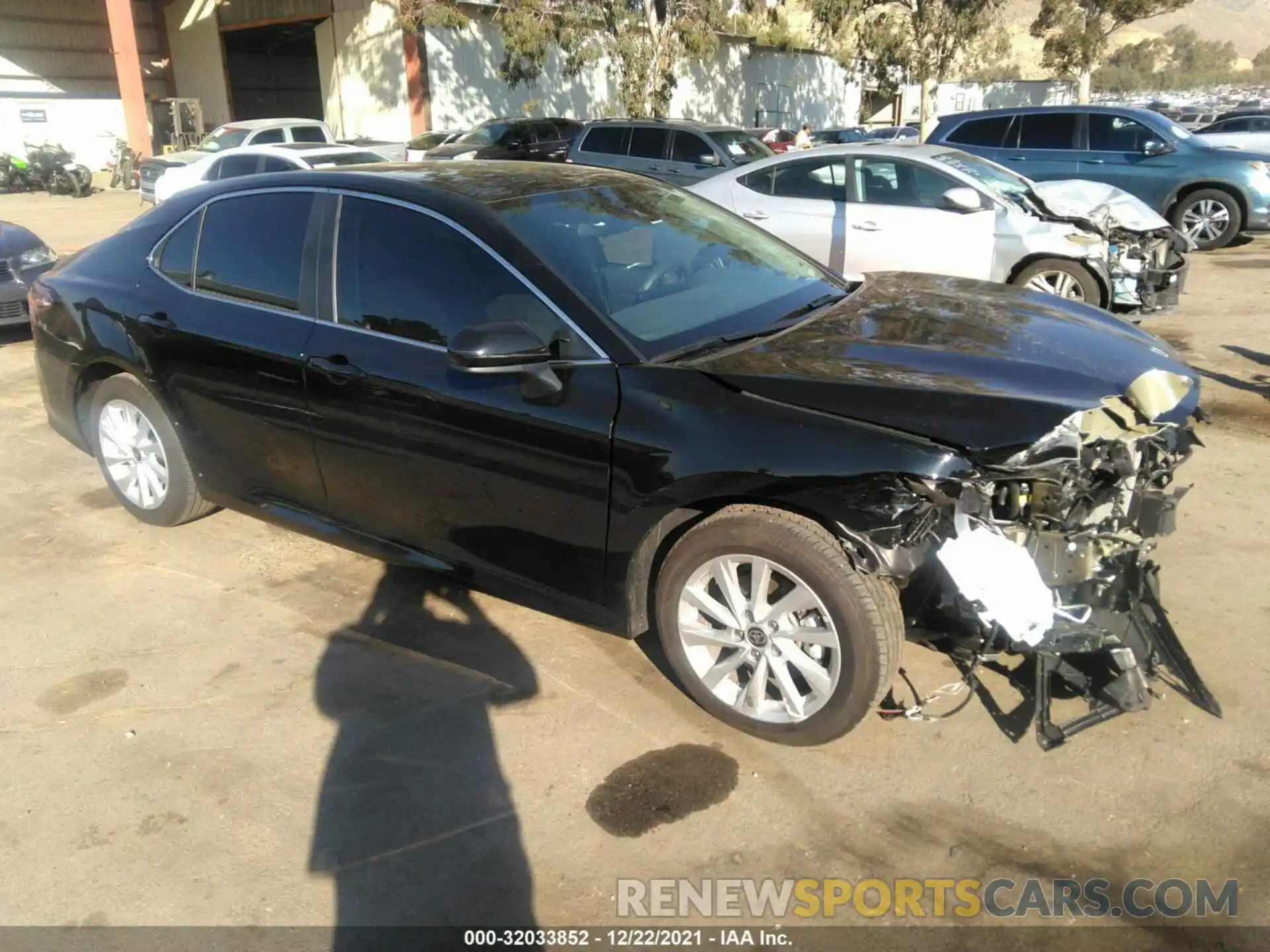 1 Photograph of a damaged car 4T1C11AK6MU541631 TOYOTA CAMRY 2021