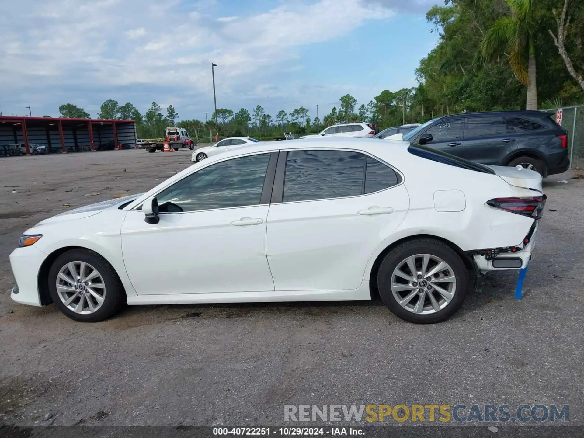 14 Photograph of a damaged car 4T1C11AK6MU544920 TOYOTA CAMRY 2021