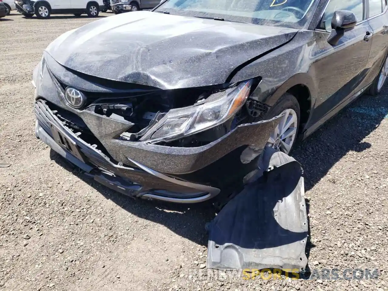 9 Photograph of a damaged car 4T1C11AK6MU584009 TOYOTA CAMRY 2021