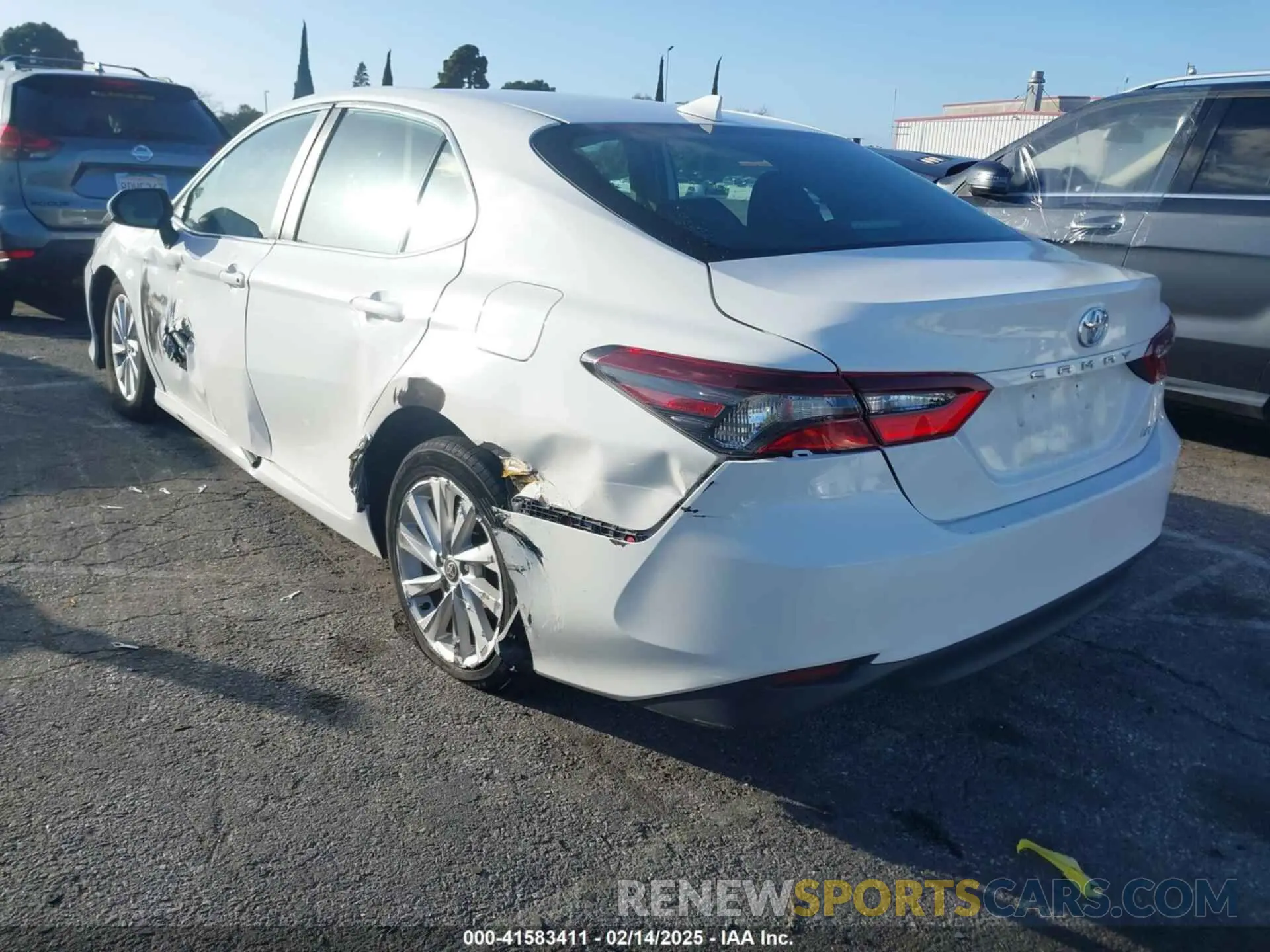 3 Photograph of a damaged car 4T1C11AK6MU589470 TOYOTA CAMRY 2021