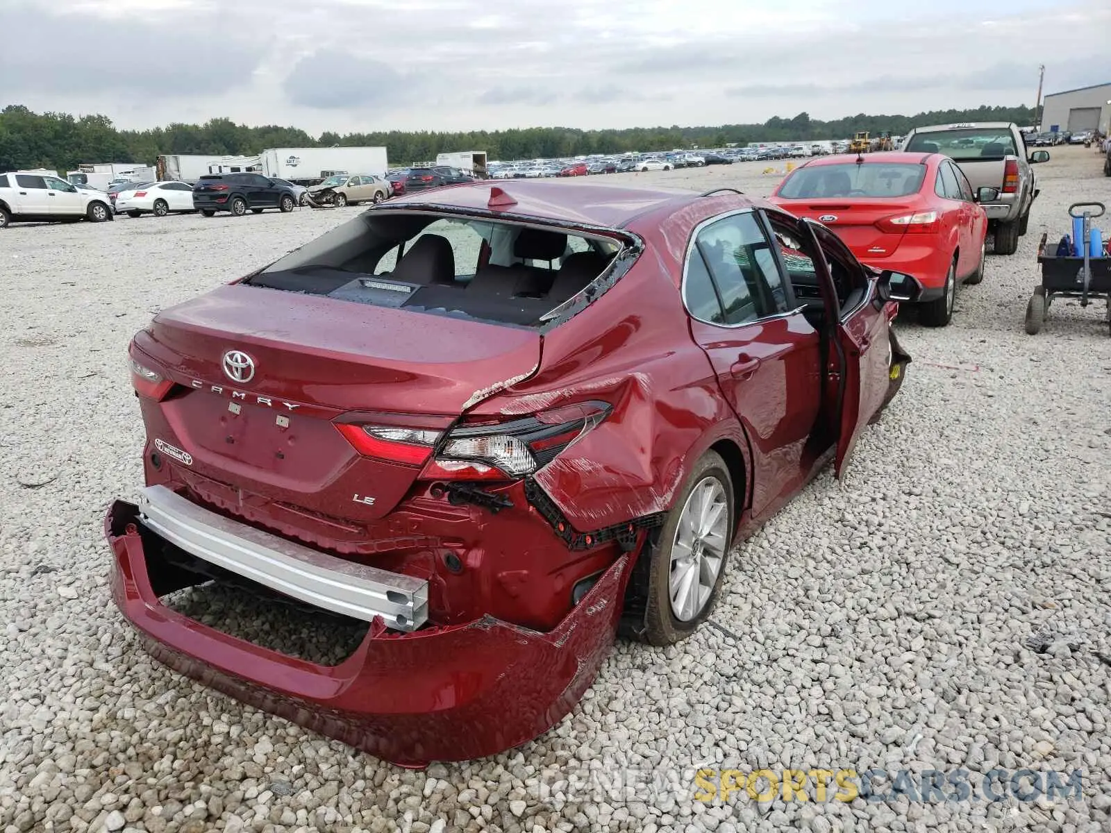 4 Photograph of a damaged car 4T1C11AK6MU610625 TOYOTA CAMRY 2021