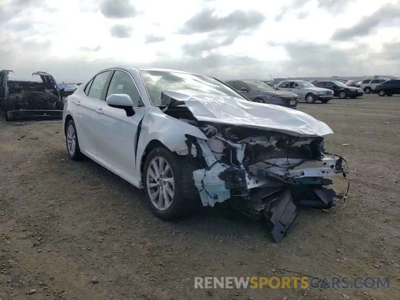 1 Photograph of a damaged car 4T1C11AK6MU612925 TOYOTA CAMRY 2021