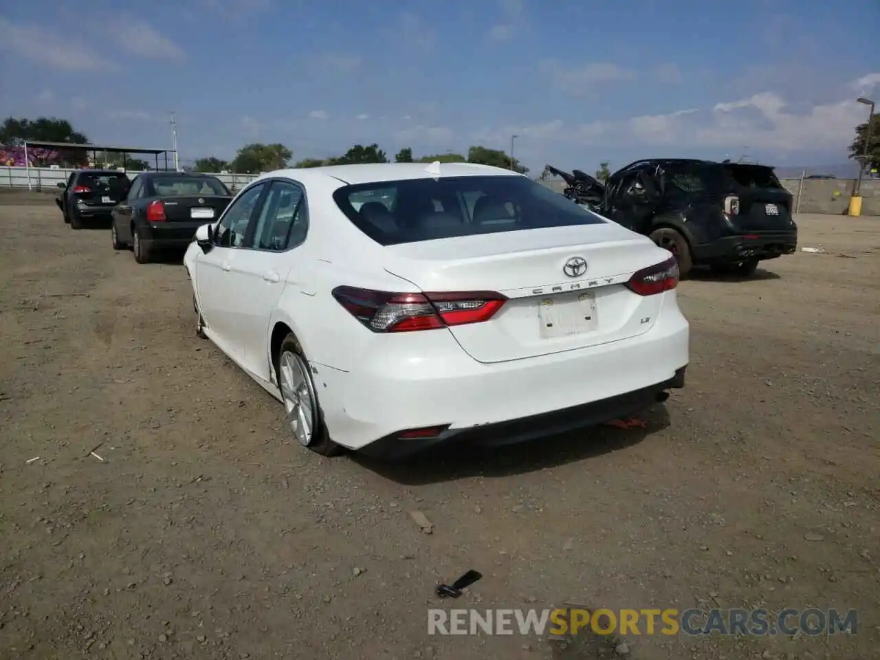 3 Photograph of a damaged car 4T1C11AK6MU612925 TOYOTA CAMRY 2021