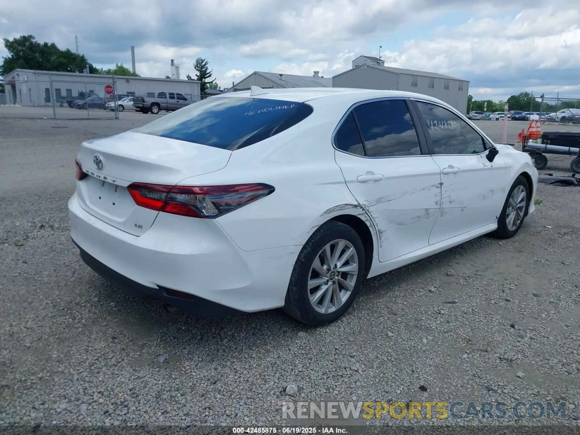 4 Photograph of a damaged car 4T1C11AK7MU458144 TOYOTA CAMRY 2021