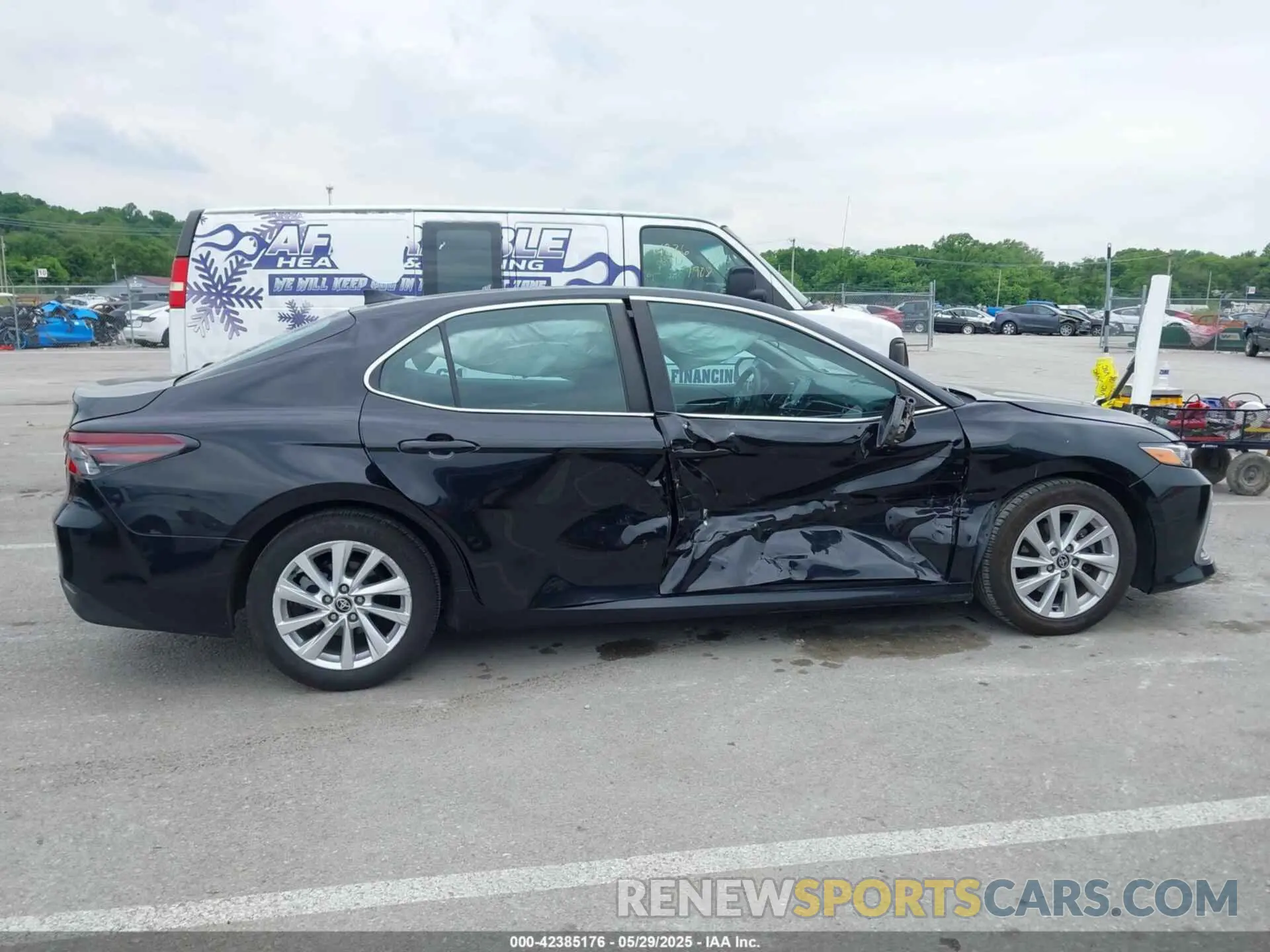 13 Photograph of a damaged car 4T1C11AK7MU467460 TOYOTA CAMRY 2021