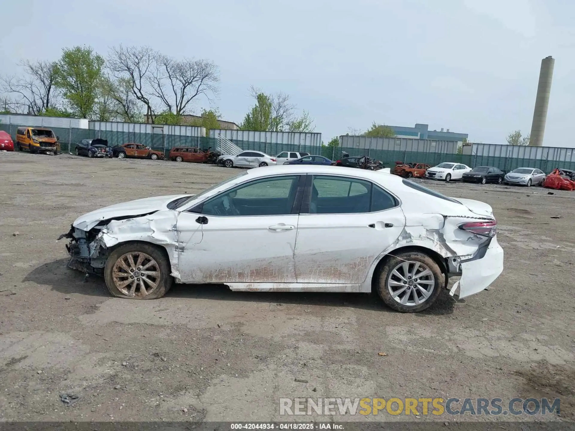 15 Photograph of a damaged car 4T1C11AK7MU515359 TOYOTA CAMRY 2021
