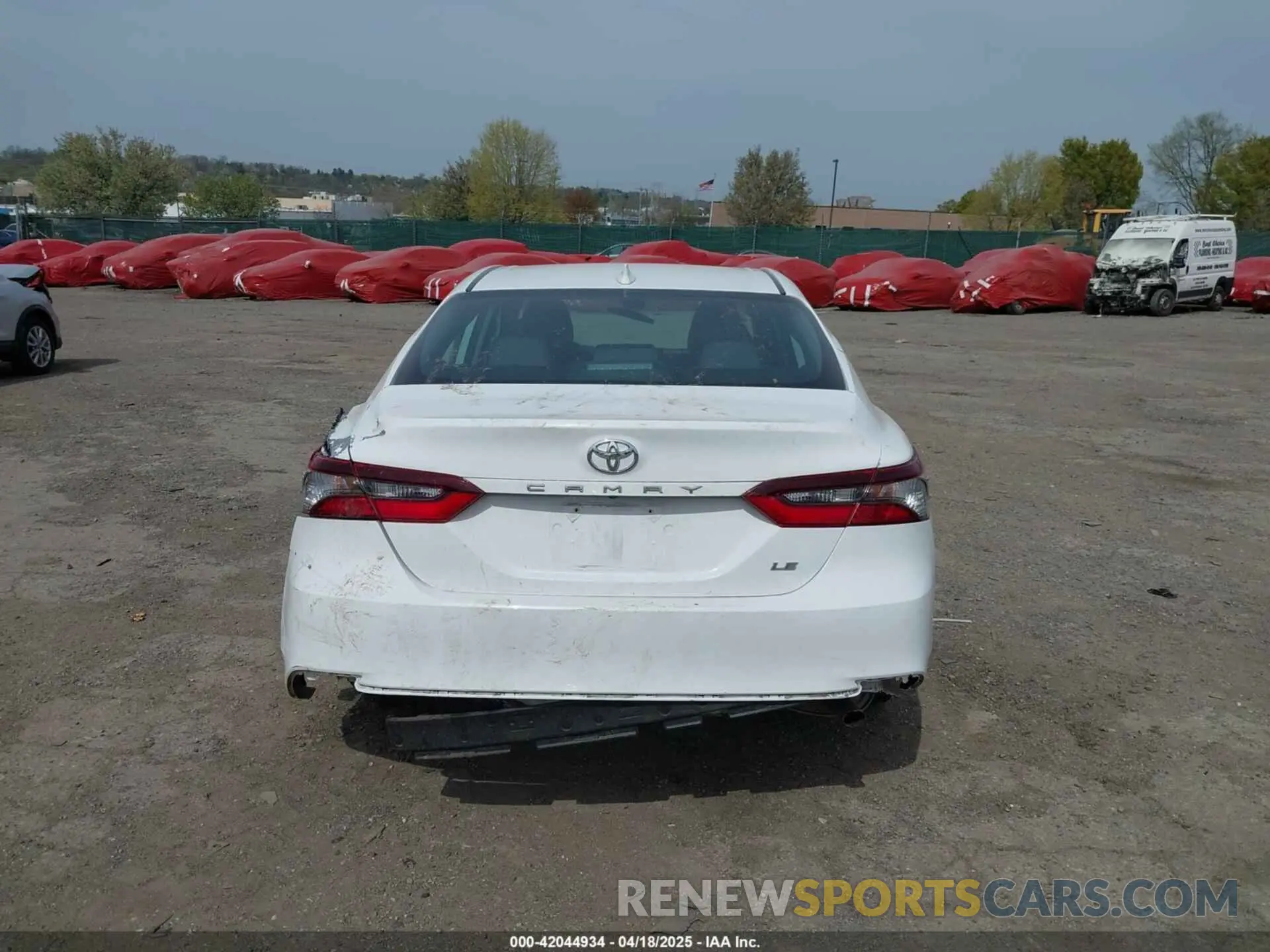 17 Photograph of a damaged car 4T1C11AK7MU515359 TOYOTA CAMRY 2021
