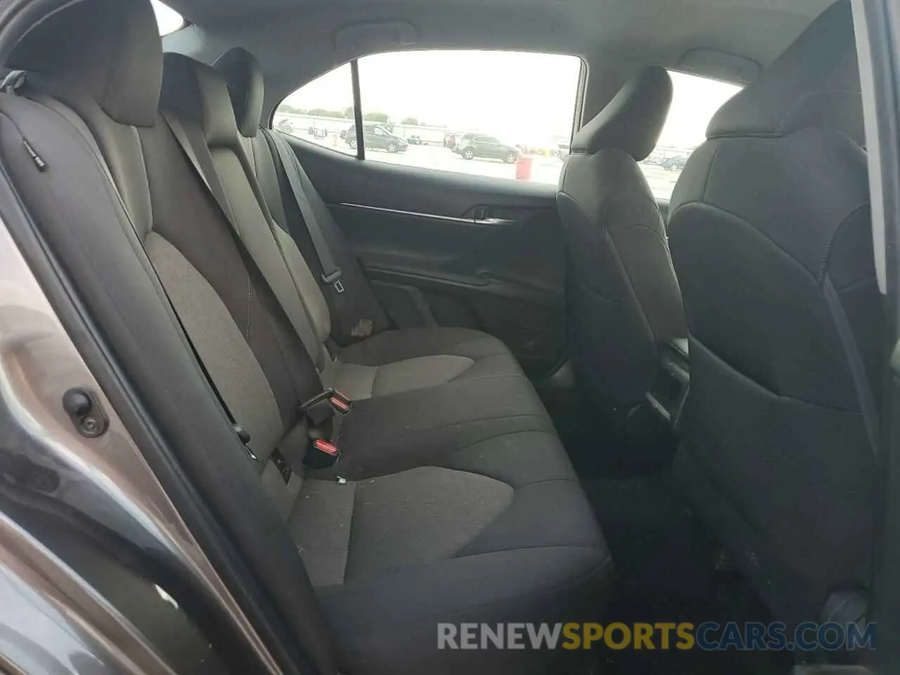 10 Photograph of a damaged car 4T1C11AK7MU576176 TOYOTA CAMRY 2021