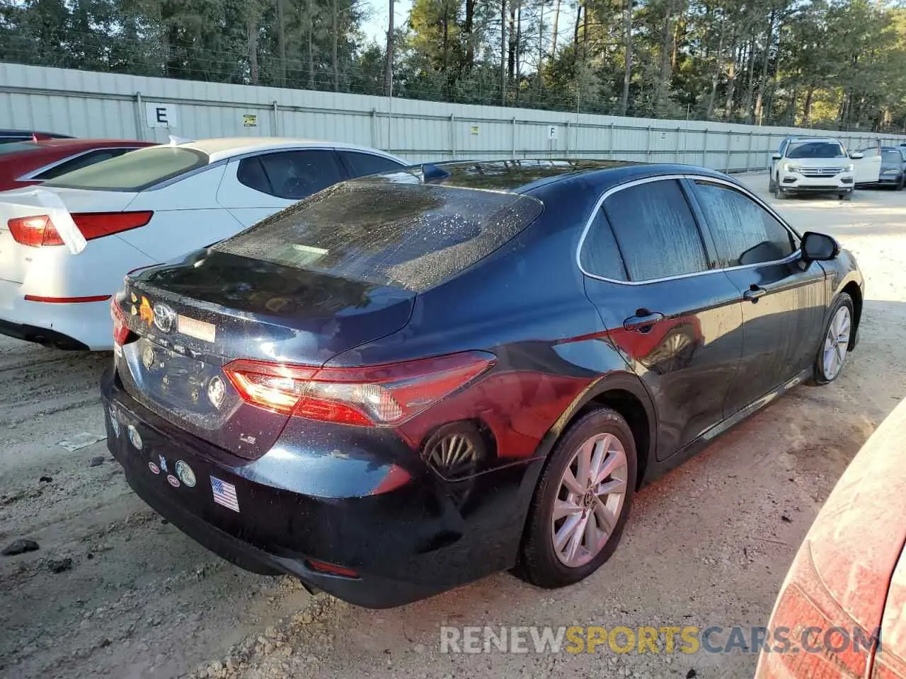3 Photograph of a damaged car 4T1C11AK7MU585248 TOYOTA CAMRY 2021